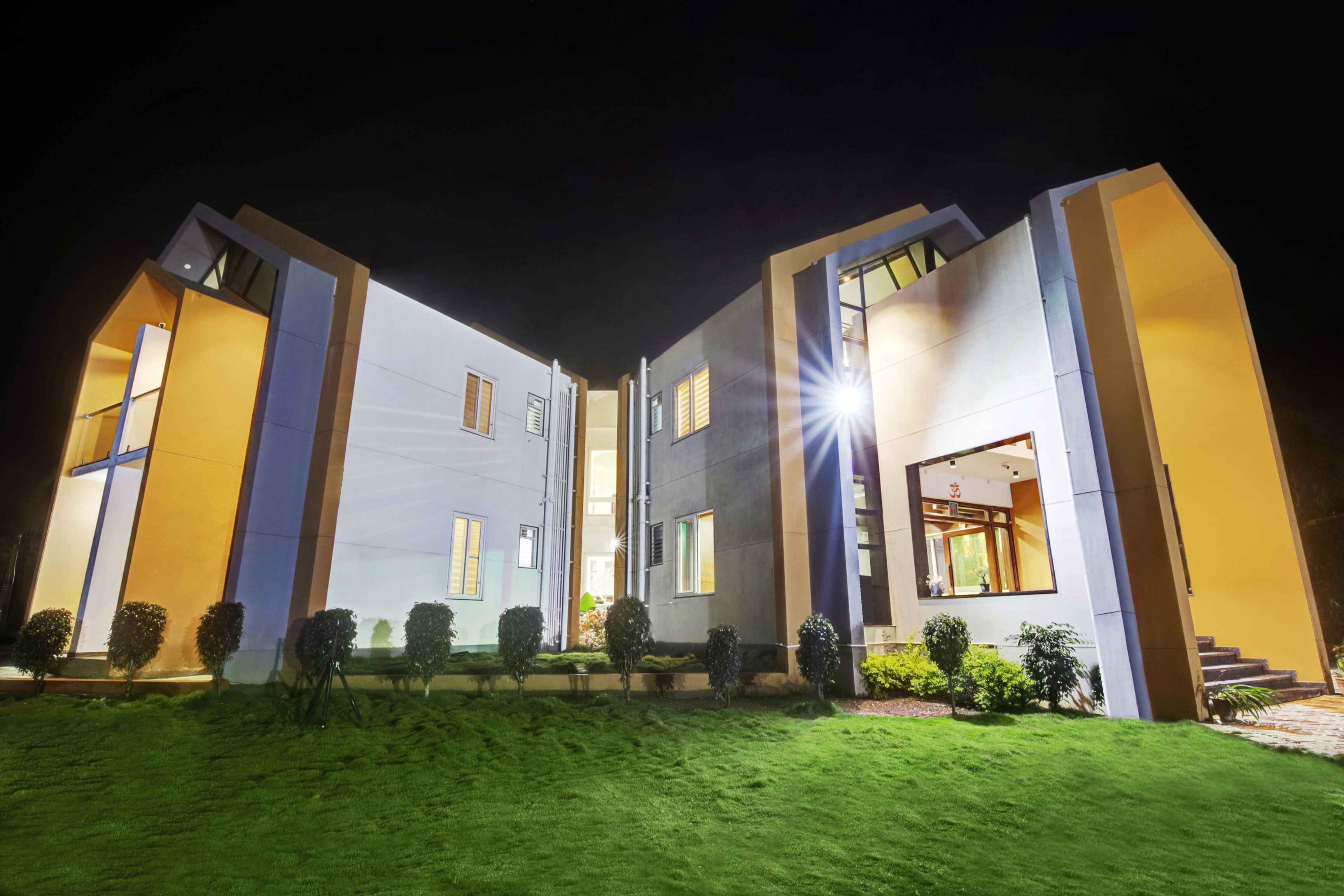Super Townhouse Oak Dharwad Formerly Rising Resort & Spa in Dharwad