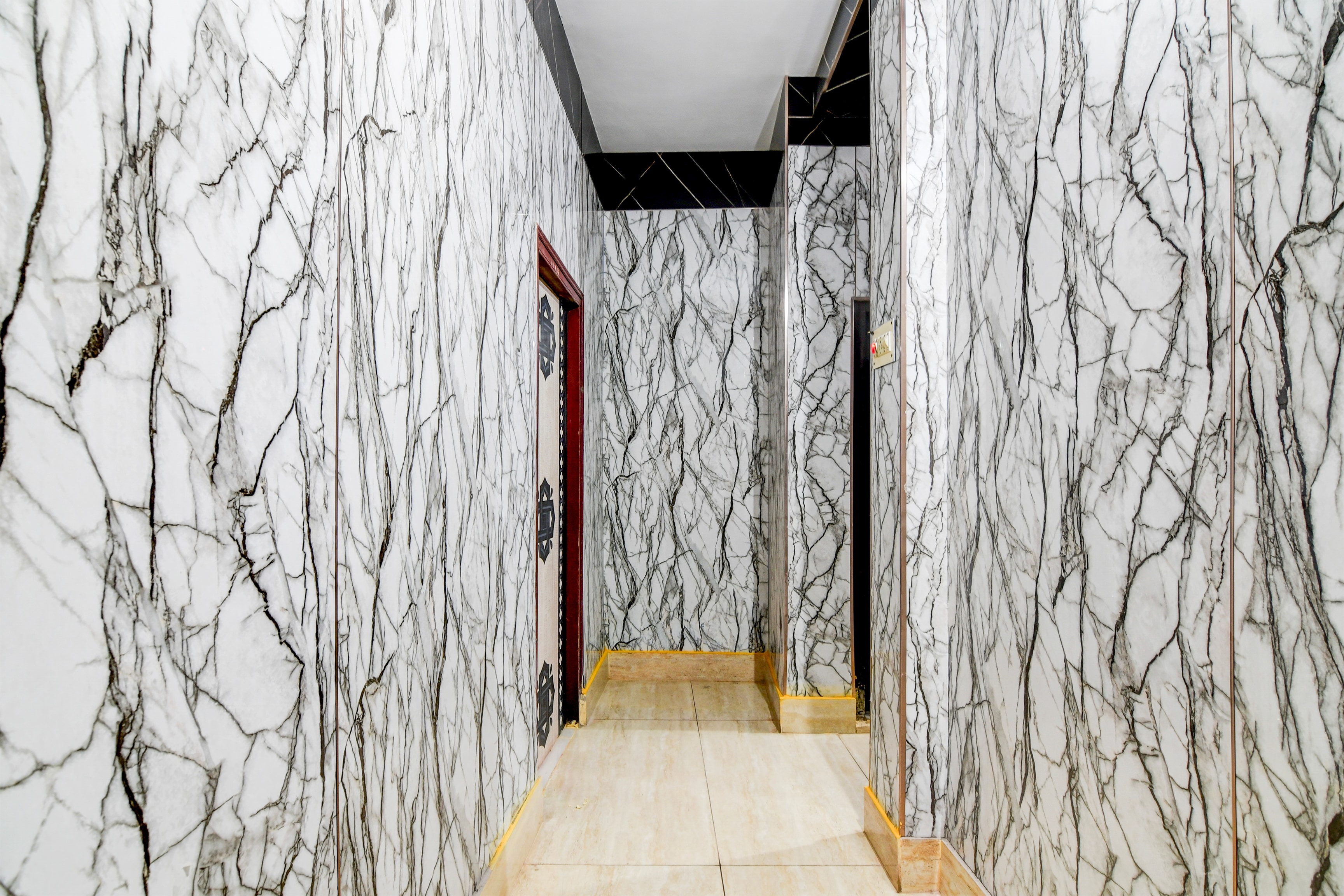 Super Hotel O Serampore Railway Station Formerly Rupashi Guest House in Hoogly