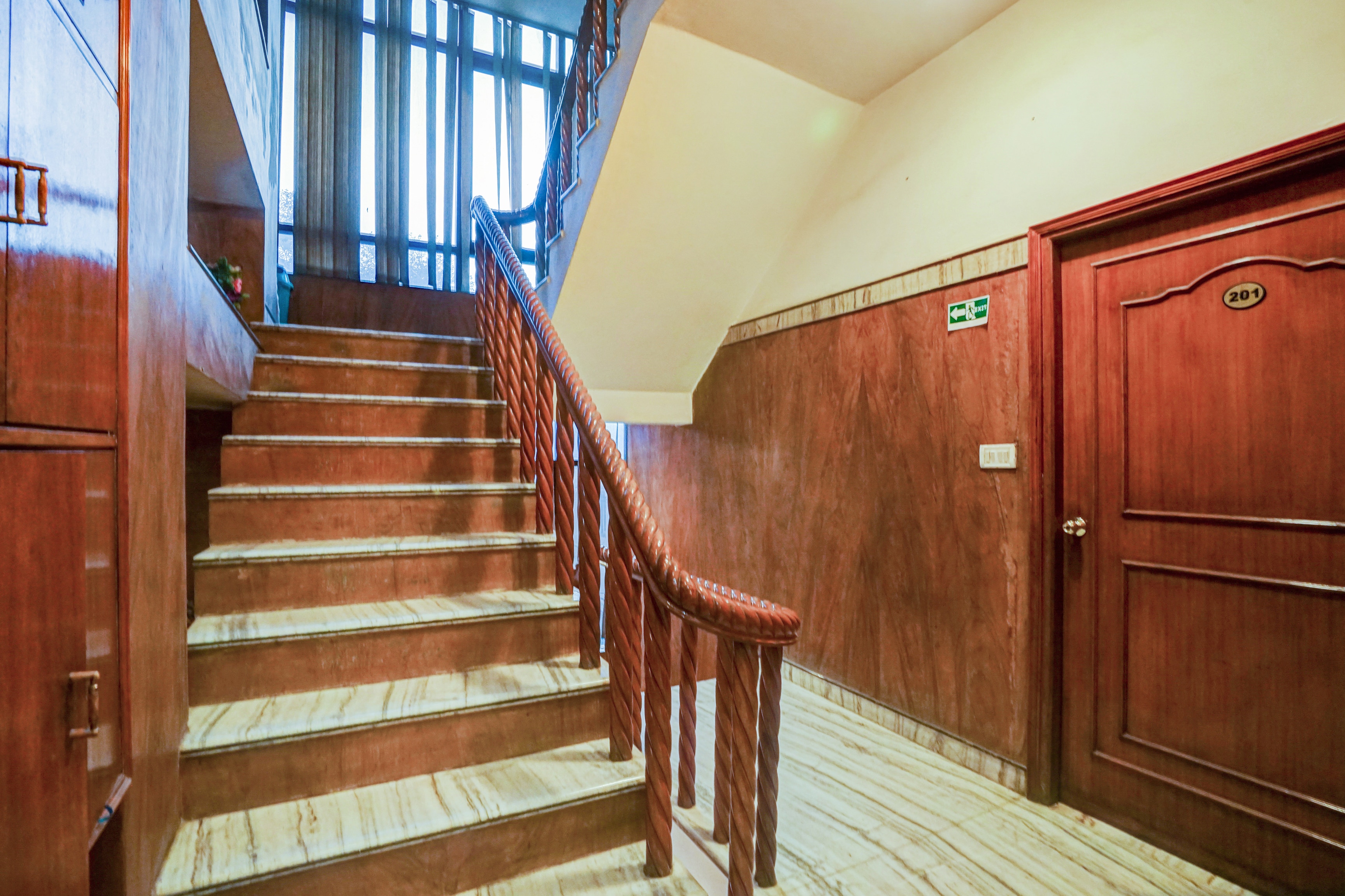 Super Hotel O Sansarchandra Road Formerly Luna Rosa in Jaipur