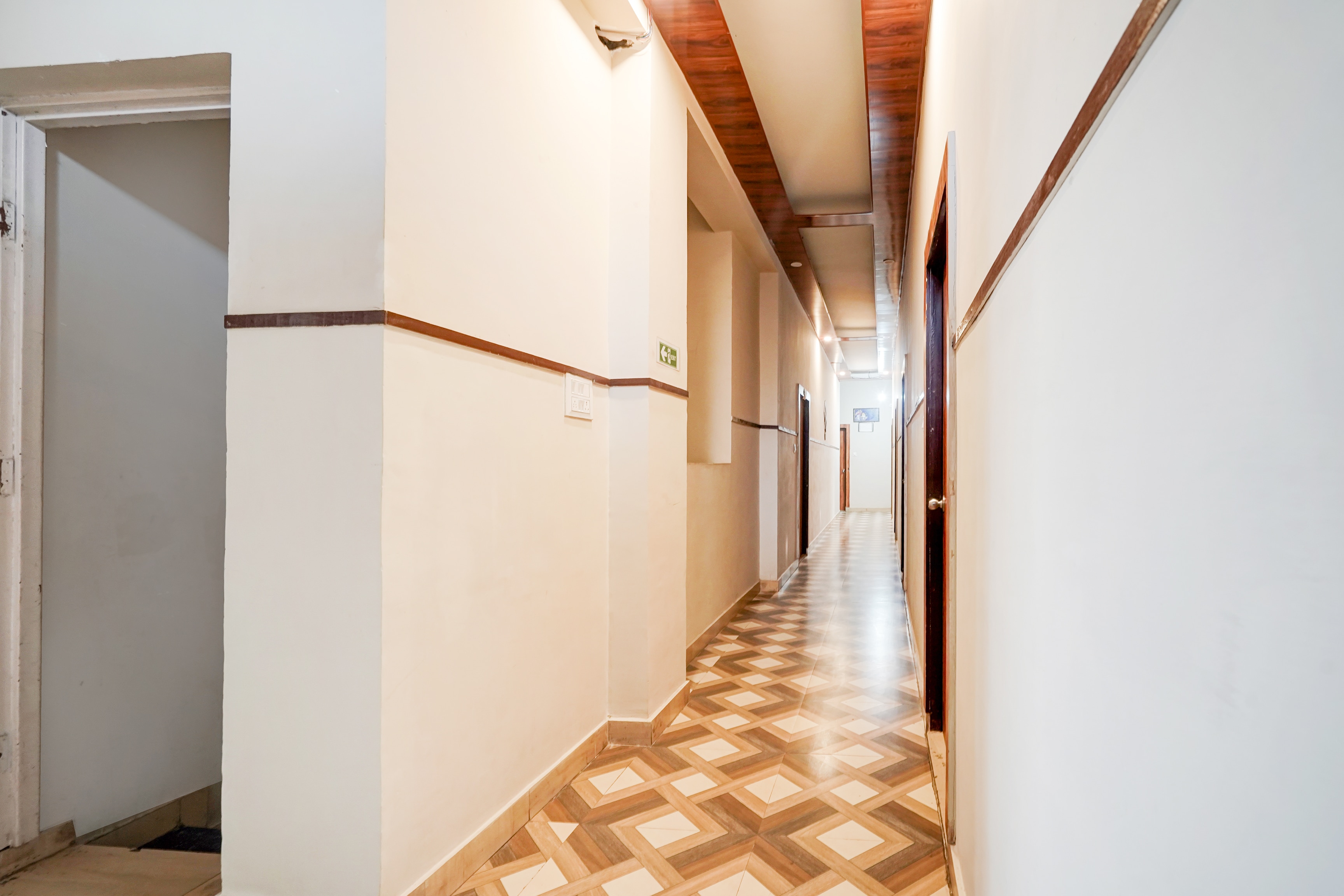 Super Townhouse City Mall Kota Formerly Hotel High Society in Kota