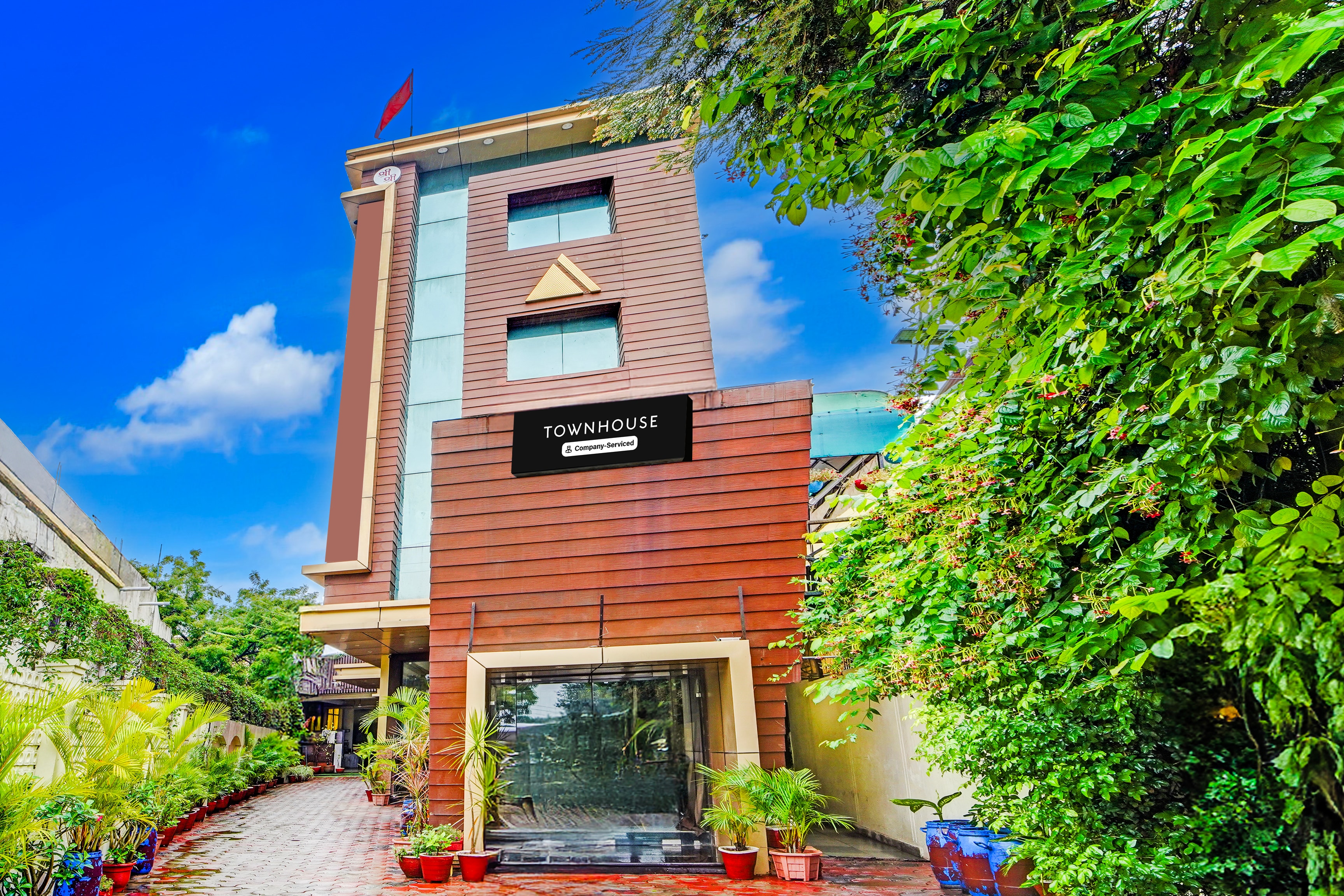 Super Townhouse Madan Mahal Railway Junction Formerly Annpurna Inn in Jabalpur