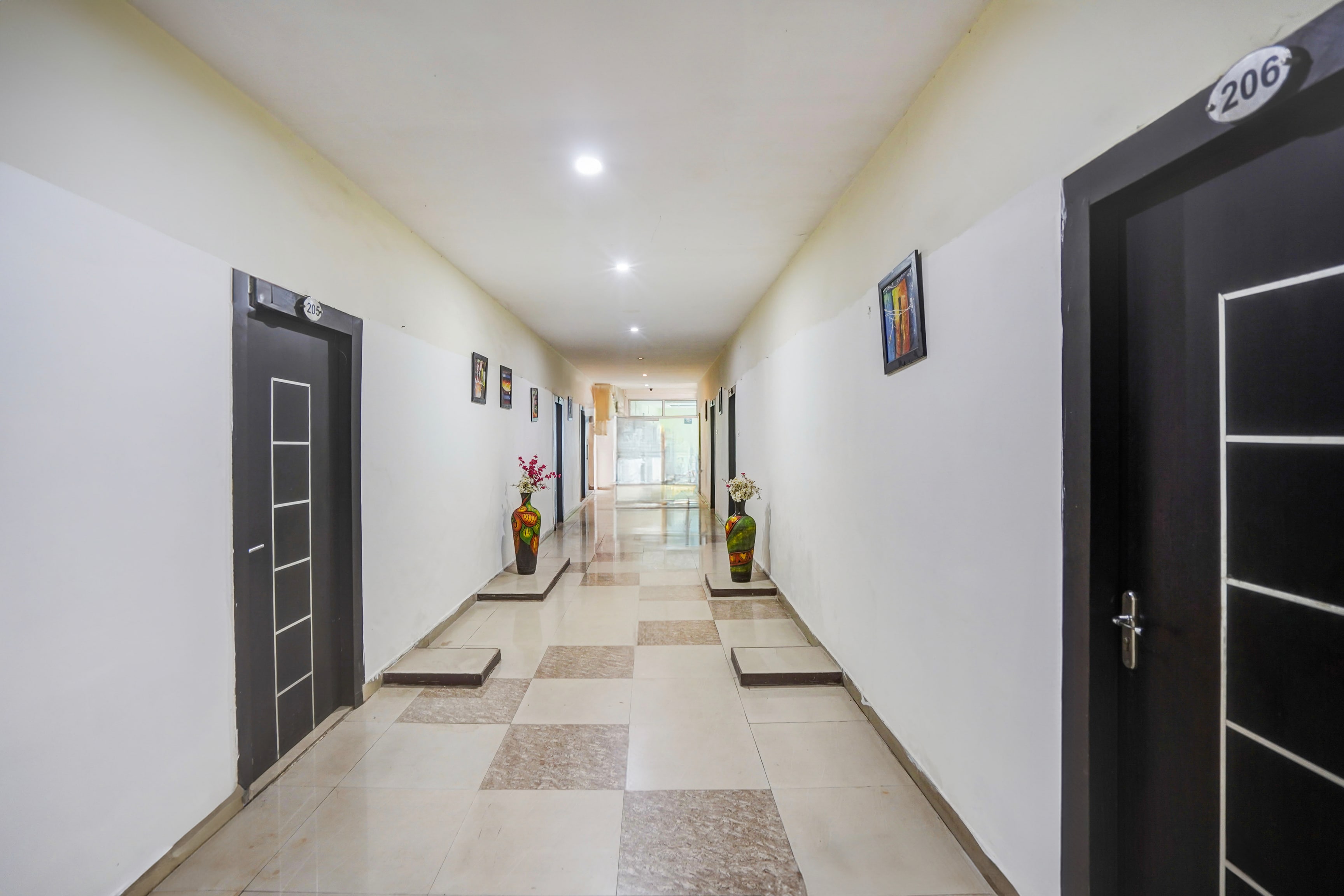 Hotel O Prayagraj Central Railway Junction Formerly Shantila Inn in Prayagraj