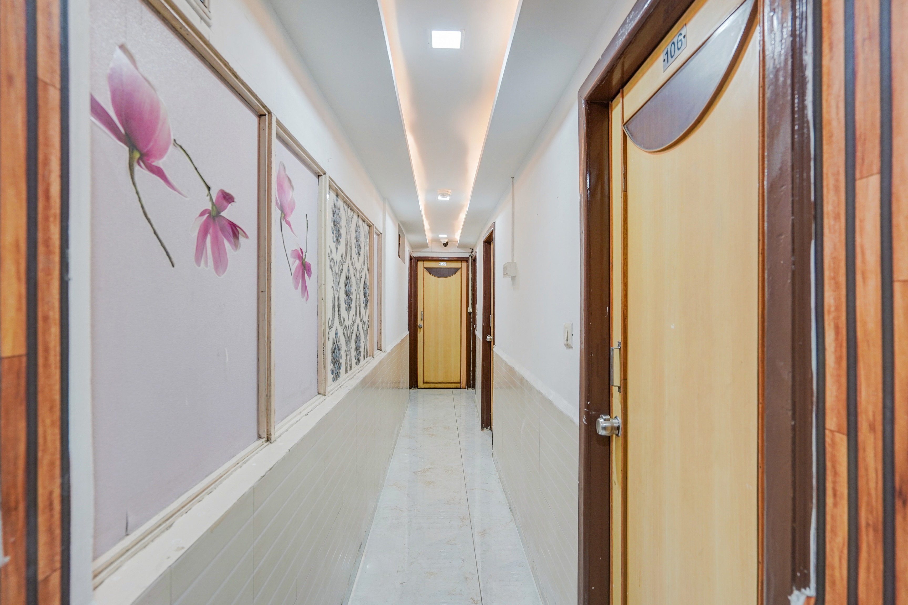 Super Collection O Maninagar East Formerly Maninagar Residency in Ahmedabad