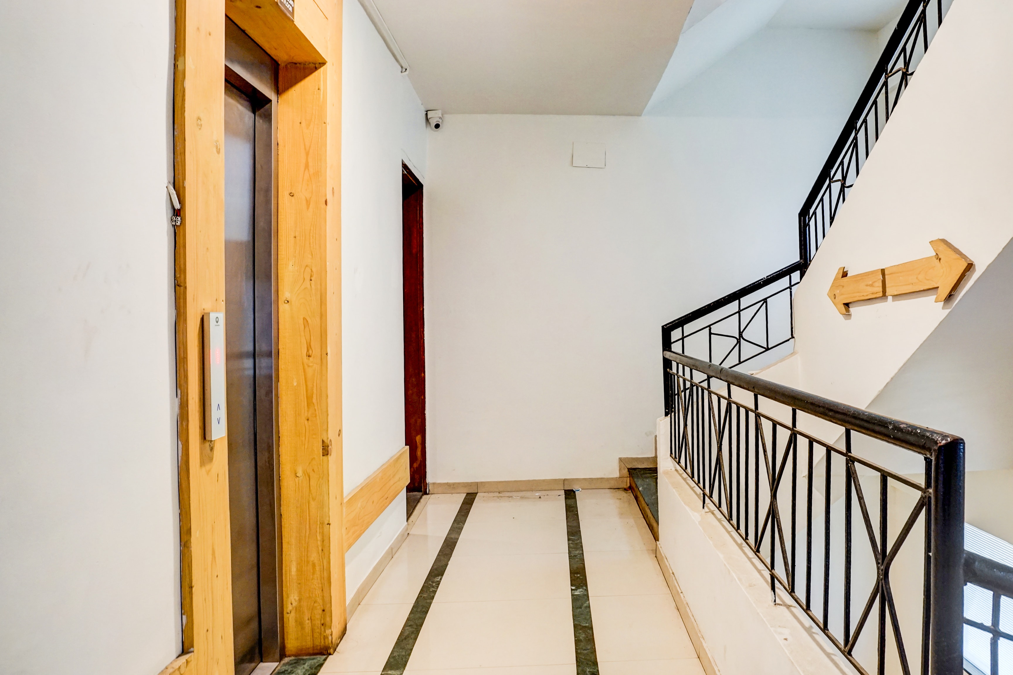 Super Townhouse Oak Gravity Inn in Pune