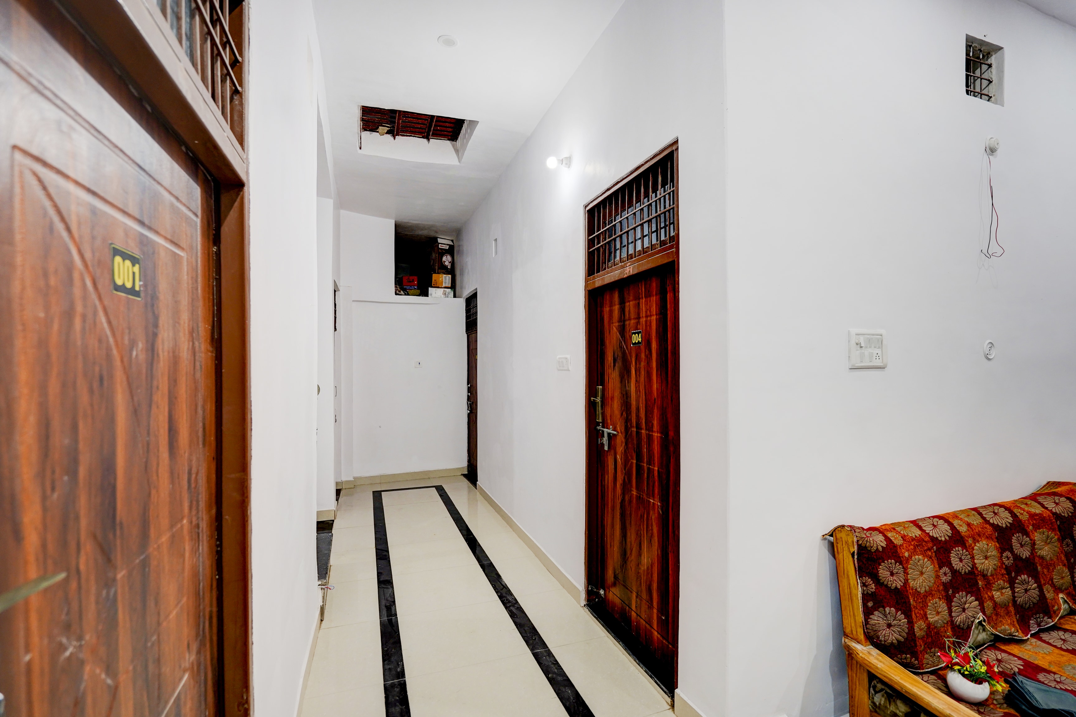 Super Hotel O Prayagraj Sangam Railway Junction Formerly Veni Madhv Inn in Prayagraj