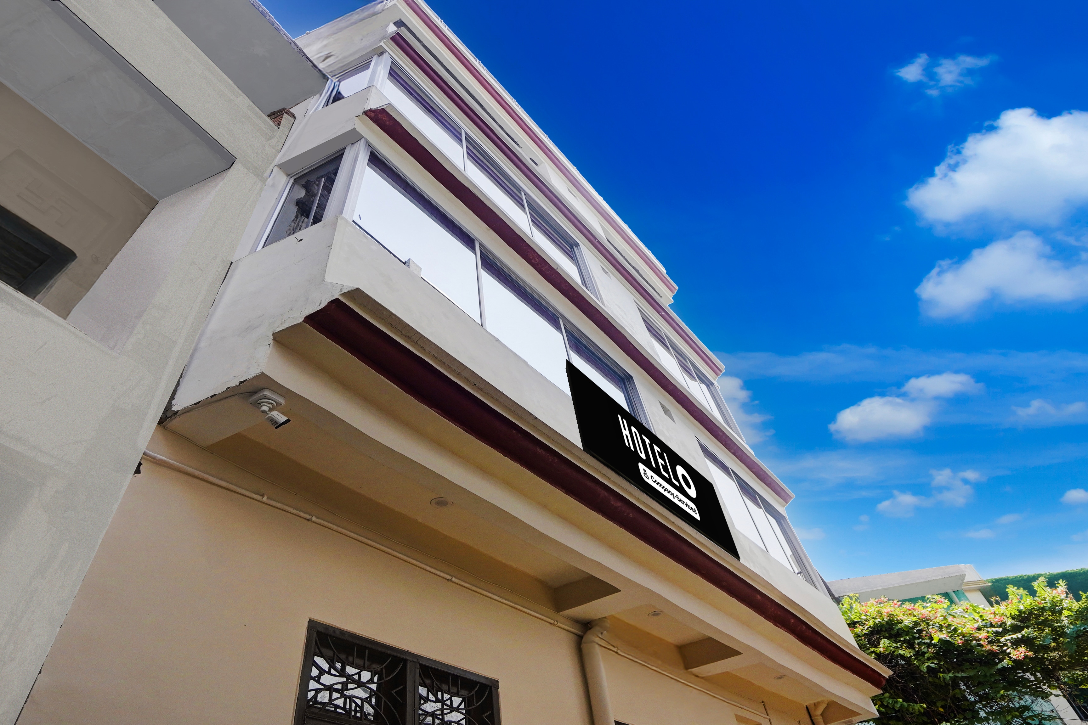 Super Hotel O Prayagraj Sangam Railway Junction Formerly Veni Madhv Inn in Prayagraj