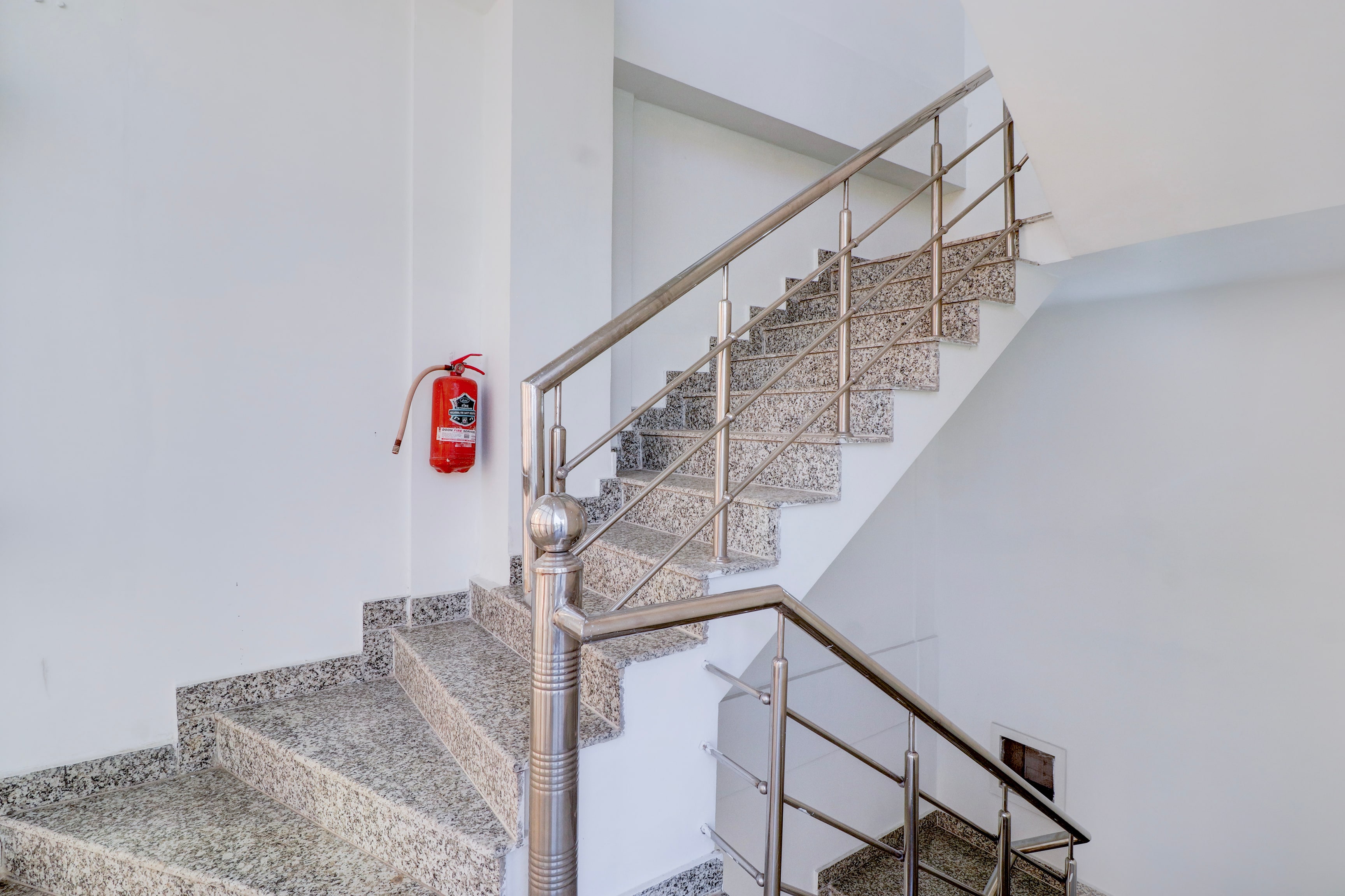 Super Hotel O Shimla Bypass Road ISBT Dehradun Formerly Benison Guest House in Dehradun