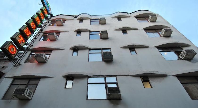 Hotel Toronto in Delhi