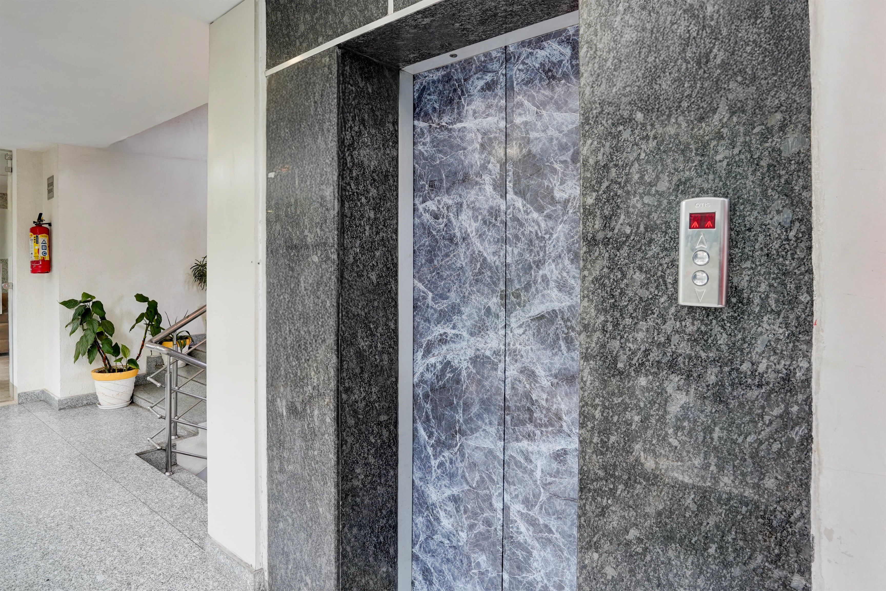 Super Townhouse Oak ONGC Crossway Formerly Hotel Gold Stone Comfort in Dehradun