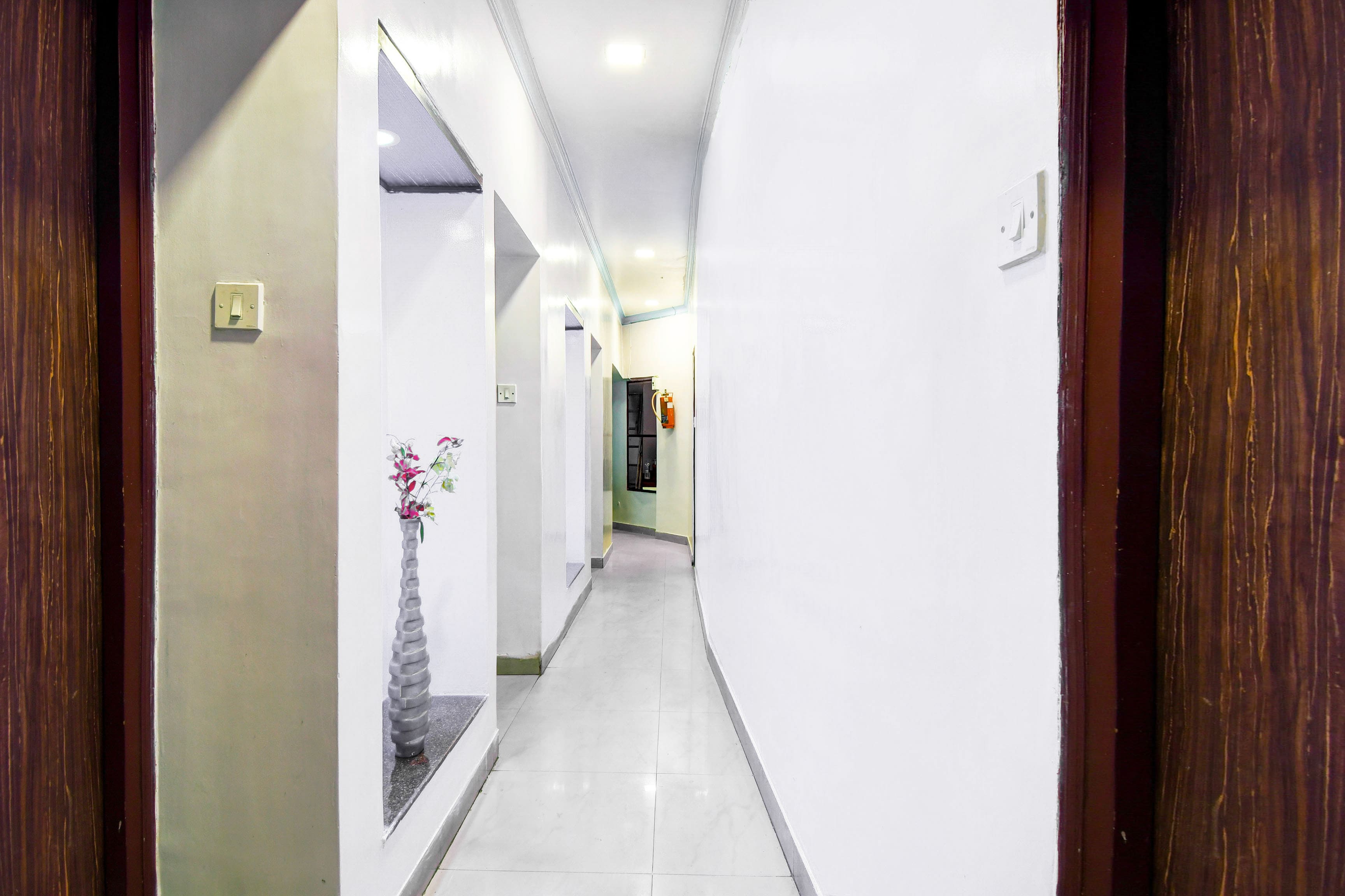 Collection O Karaya Road Formerly Hotel New Diamond in Kolkata