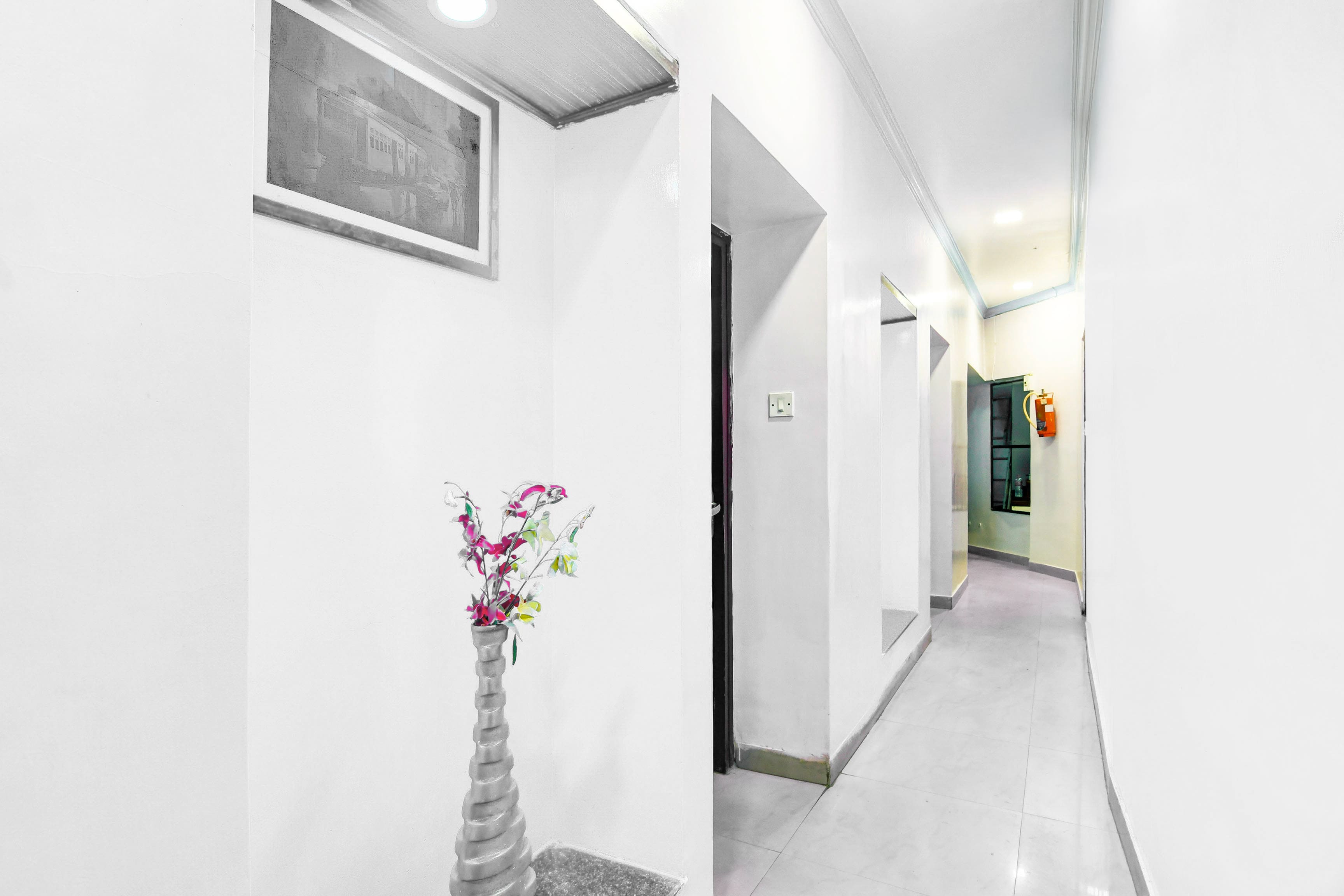 Collection O Karaya Road Formerly Hotel New Diamond in Kolkata