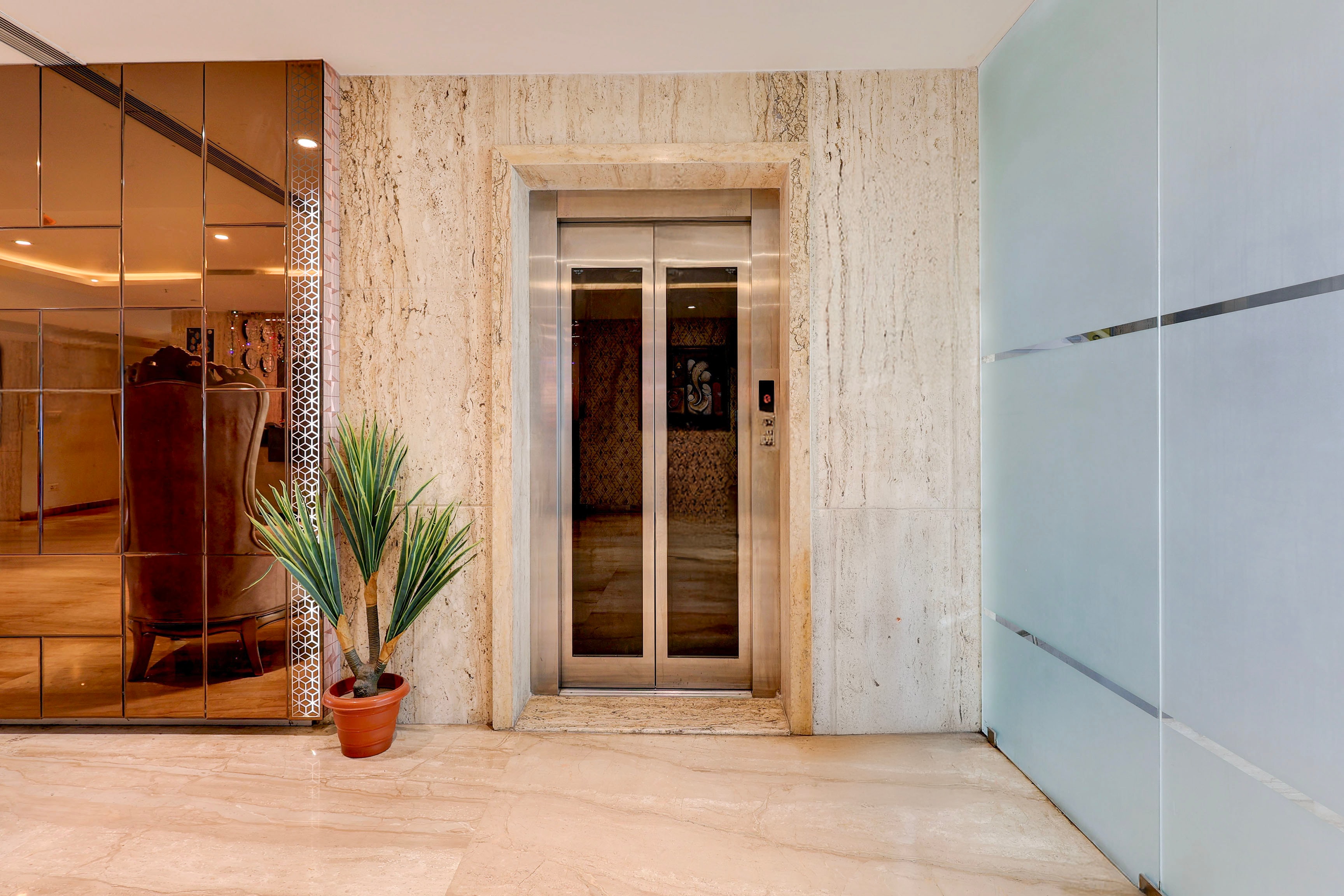 Super Townhouse Oak Anu Hospital Elur Road Formerly Grand Tankasala in Vijayawada