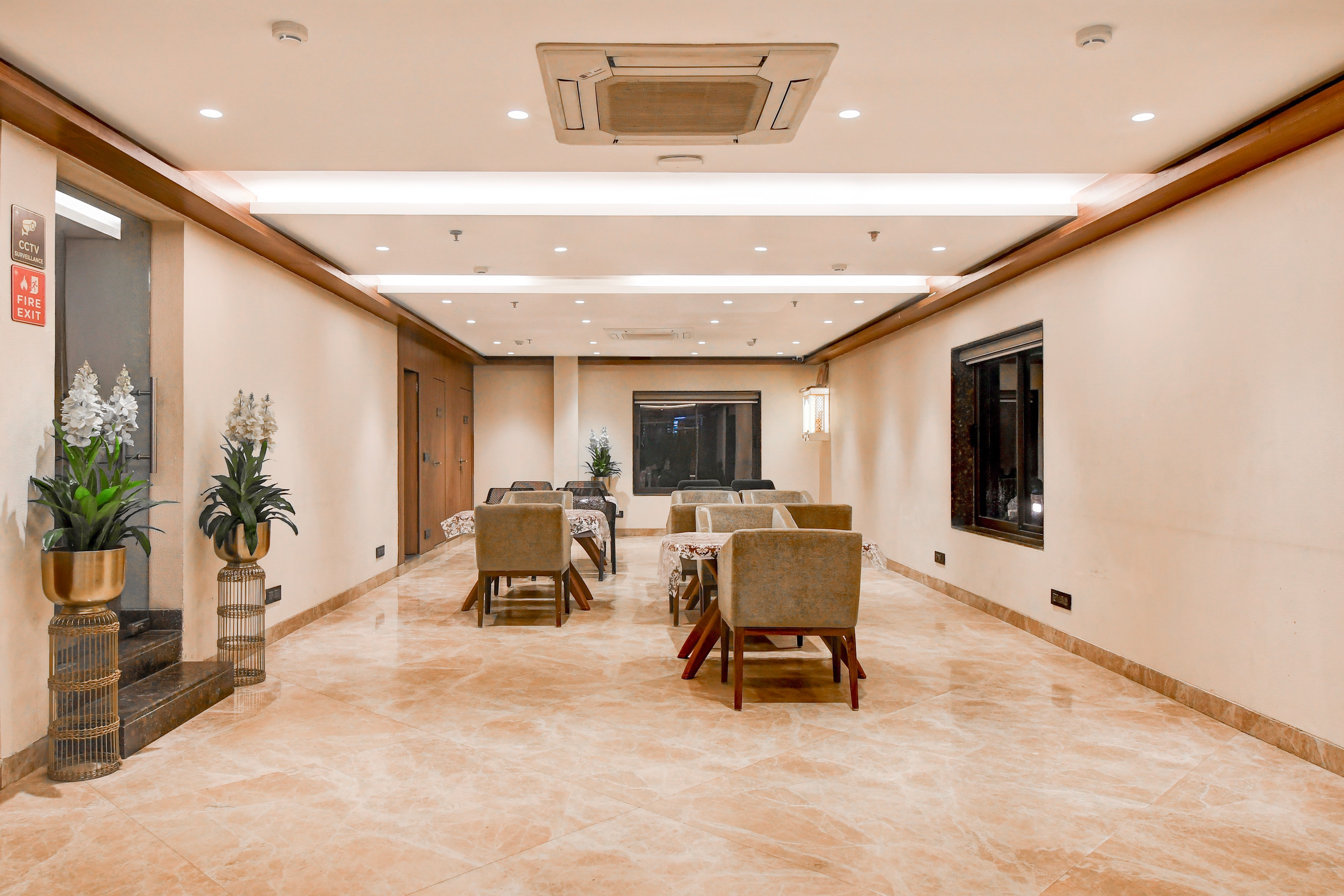 Super Townhouse Oak DLF Newtown Bus Terminal in Kolkata