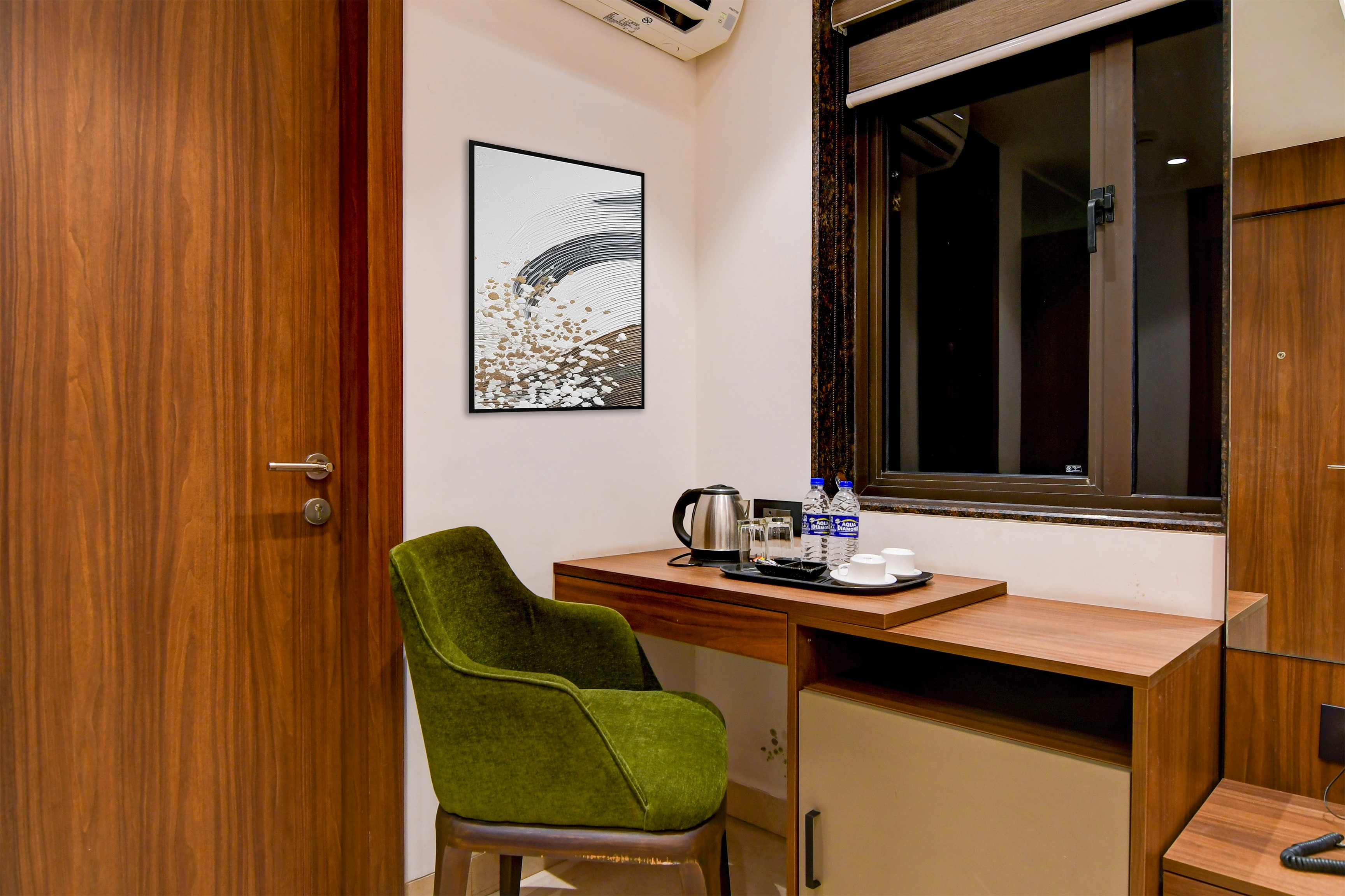 Super Townhouse Oak DLF Newtown Bus Terminal in Kolkata