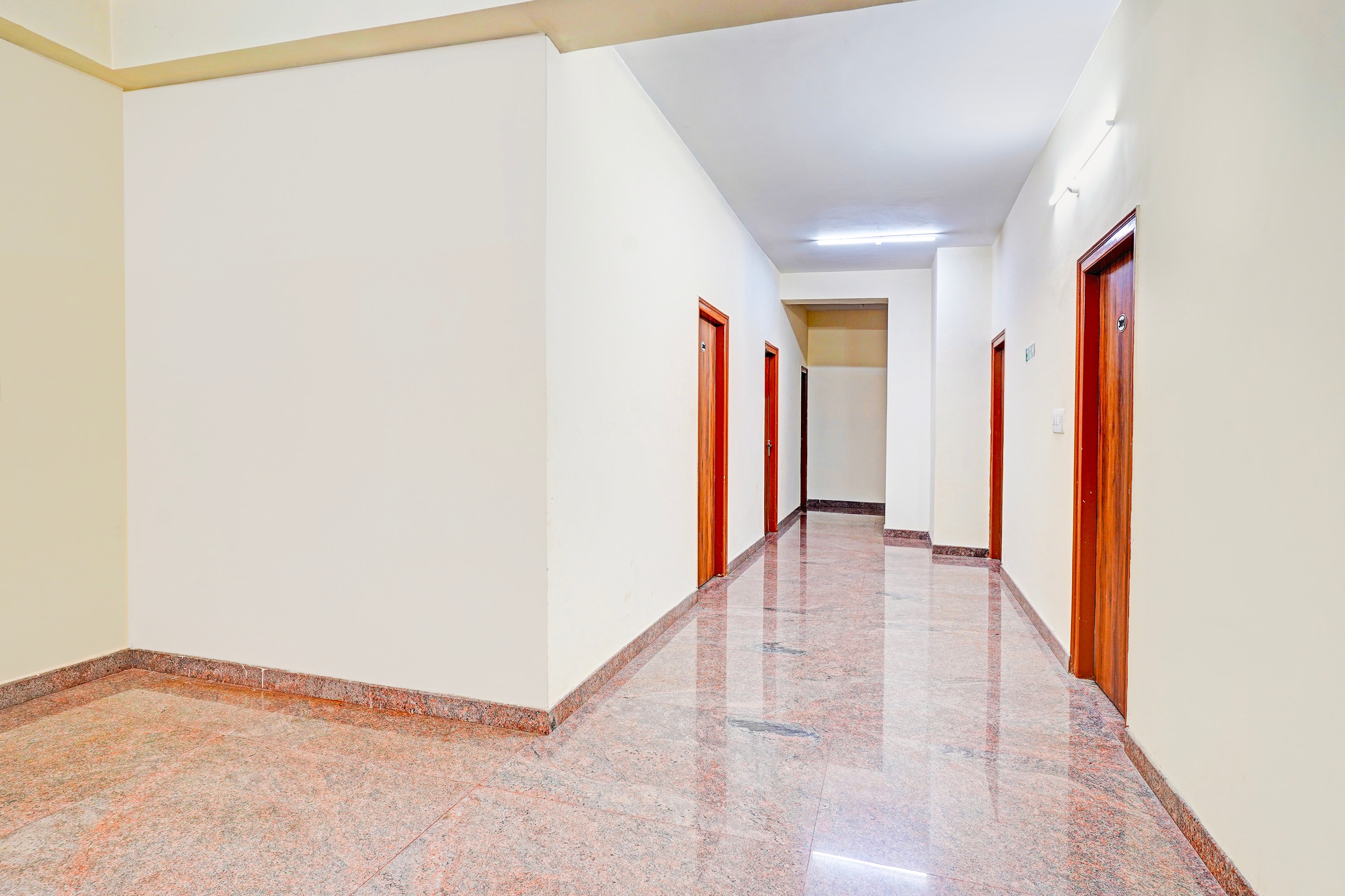 Super Hotel O Srigandhakavalu Formerly Chamundeshwari Lodging in Bangalore