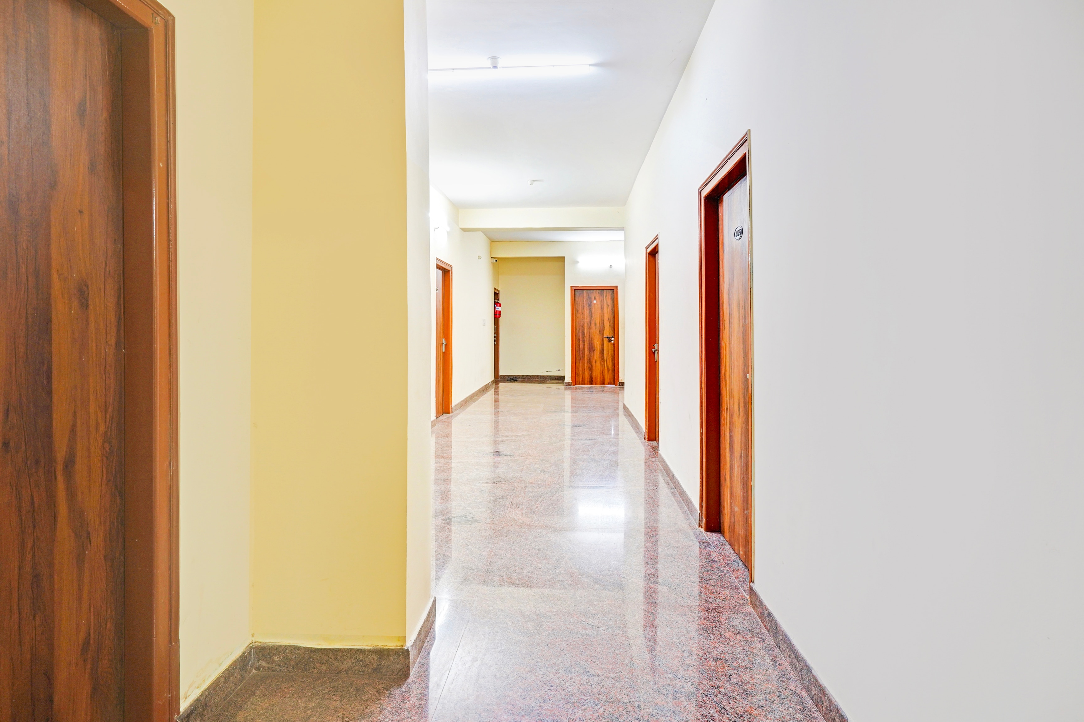 Super Hotel O Srigandhakavalu Formerly Chamundeshwari Lodging in Bangalore