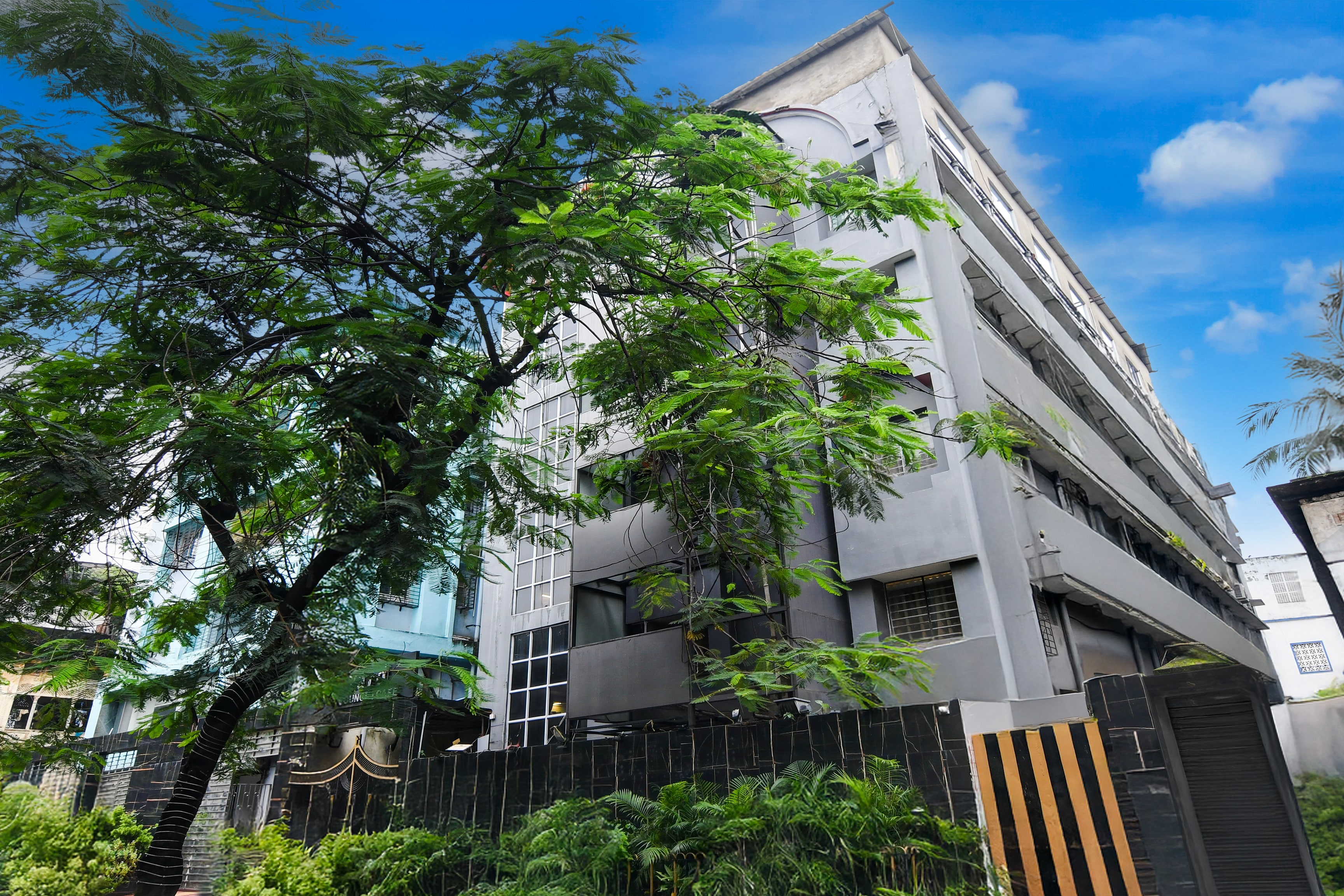 Super Townhouse Parkstreet Formerly Hotel Royal Garden in Kolkata