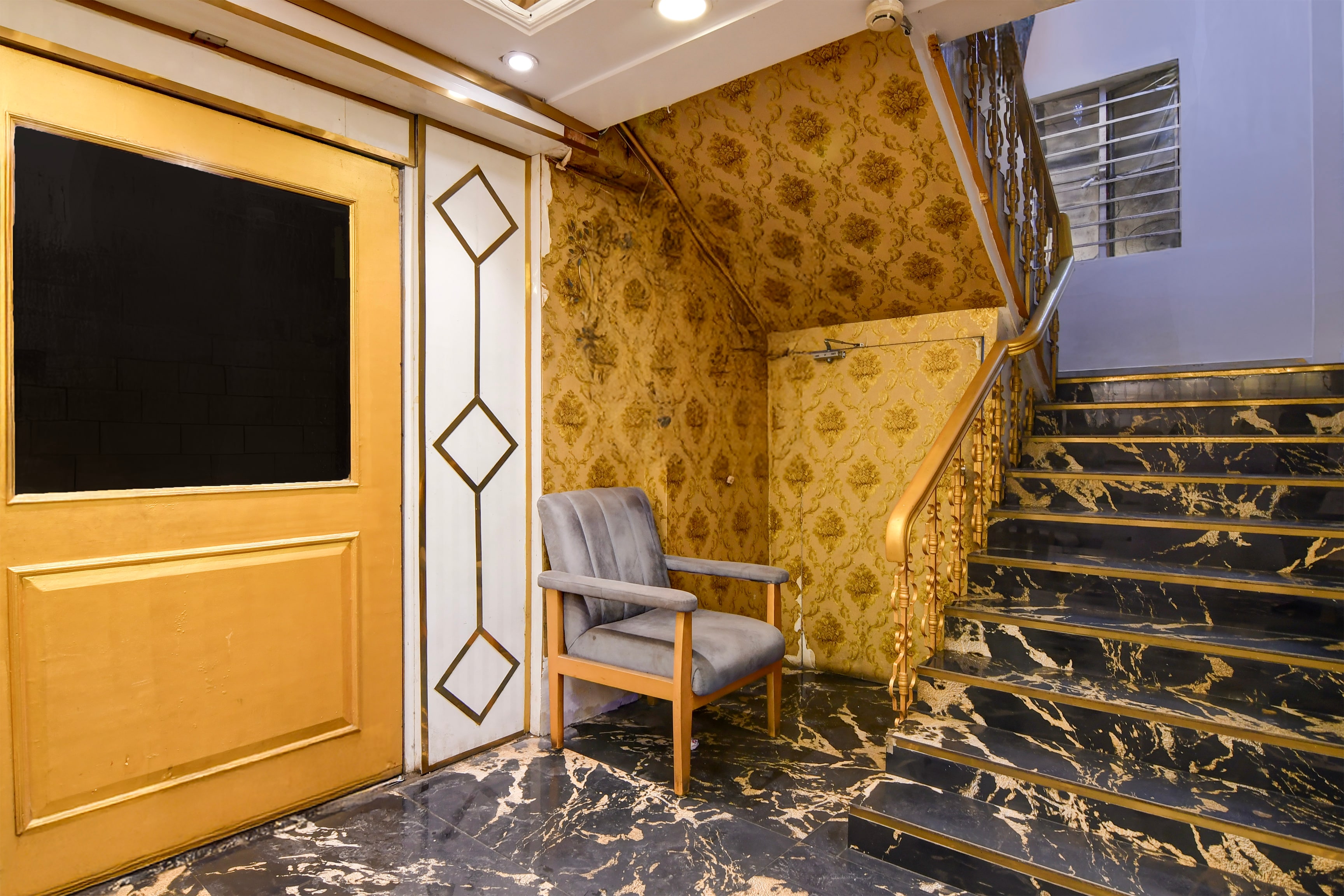 Super Townhouse Parkstreet Formerly Hotel Royal Garden in Kolkata