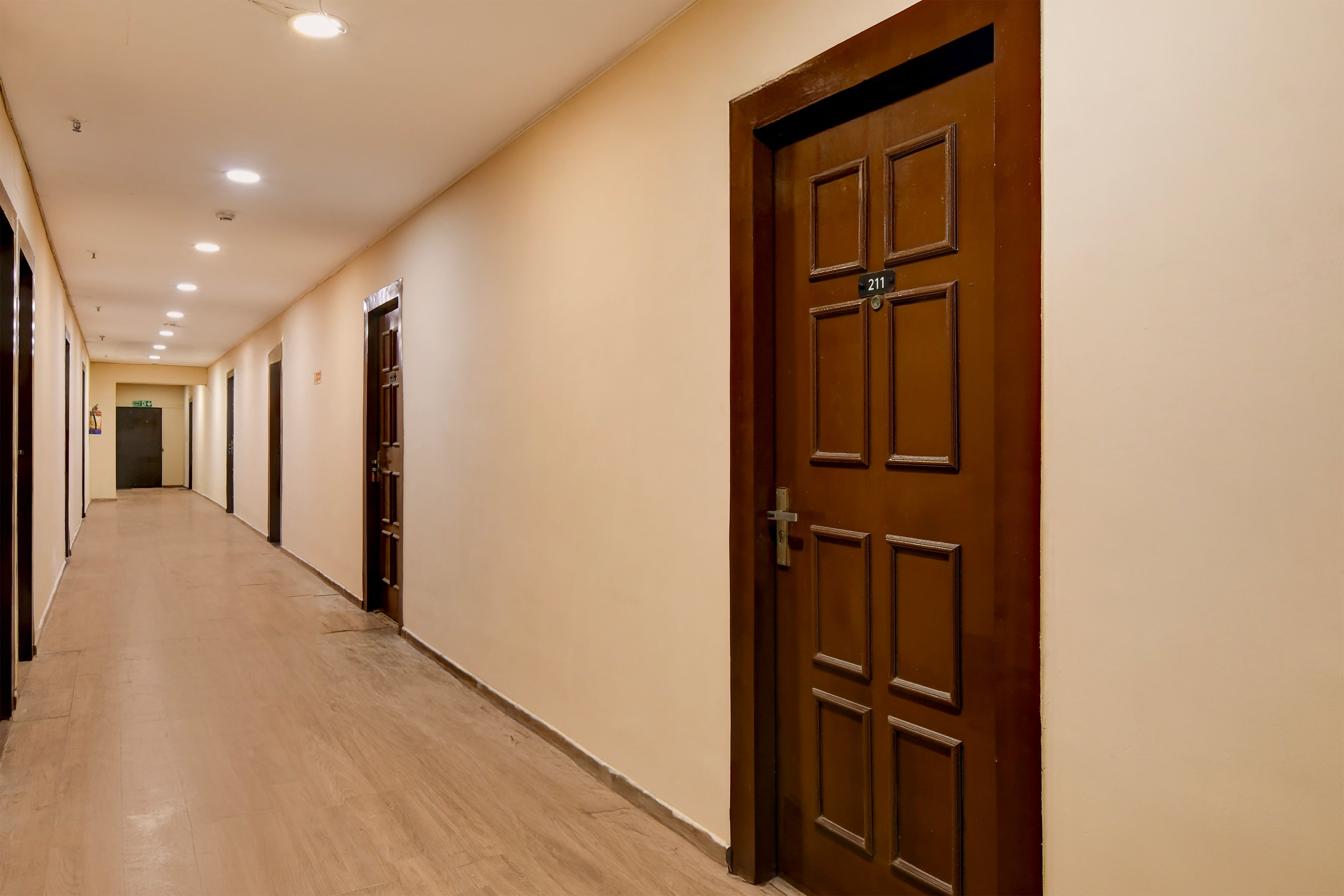 Super Townhouse Parkstreet Formerly Hotel Royal Garden in Kolkata