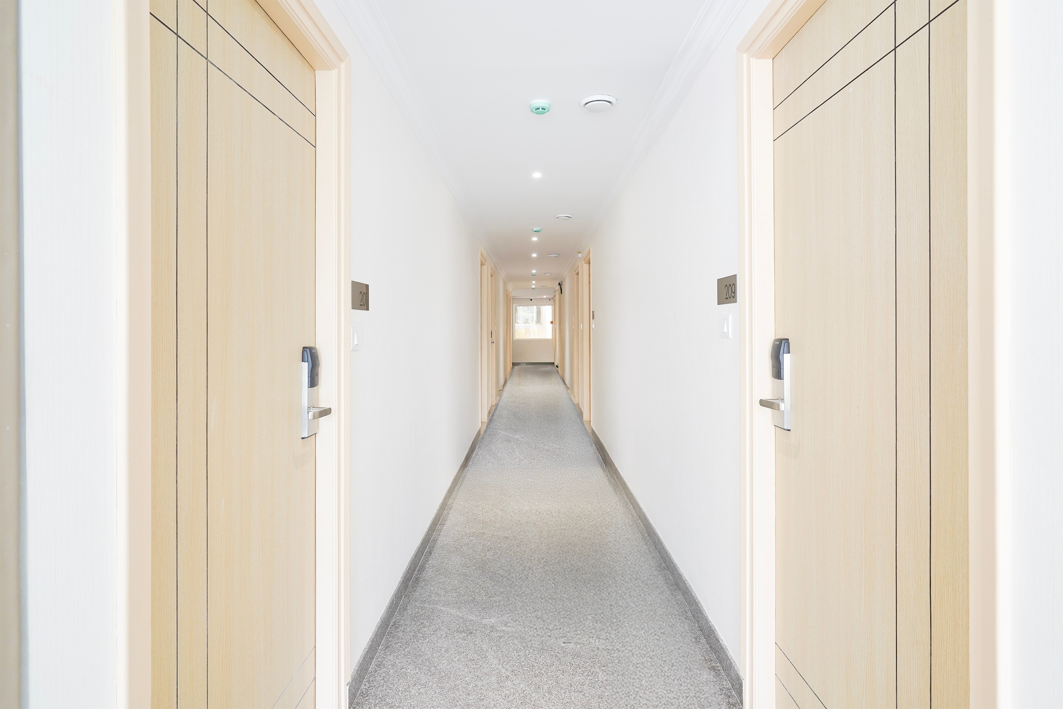 Super Townhouse Oak AECS Layout Brookfield in Bangalore