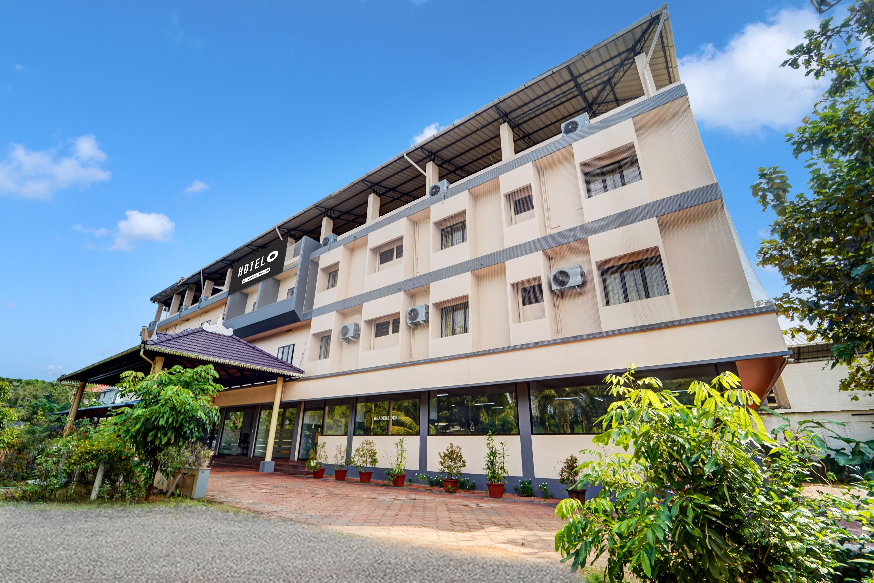 Super Hotel O Thrissur Near Thrissur Medical College in Thrissur