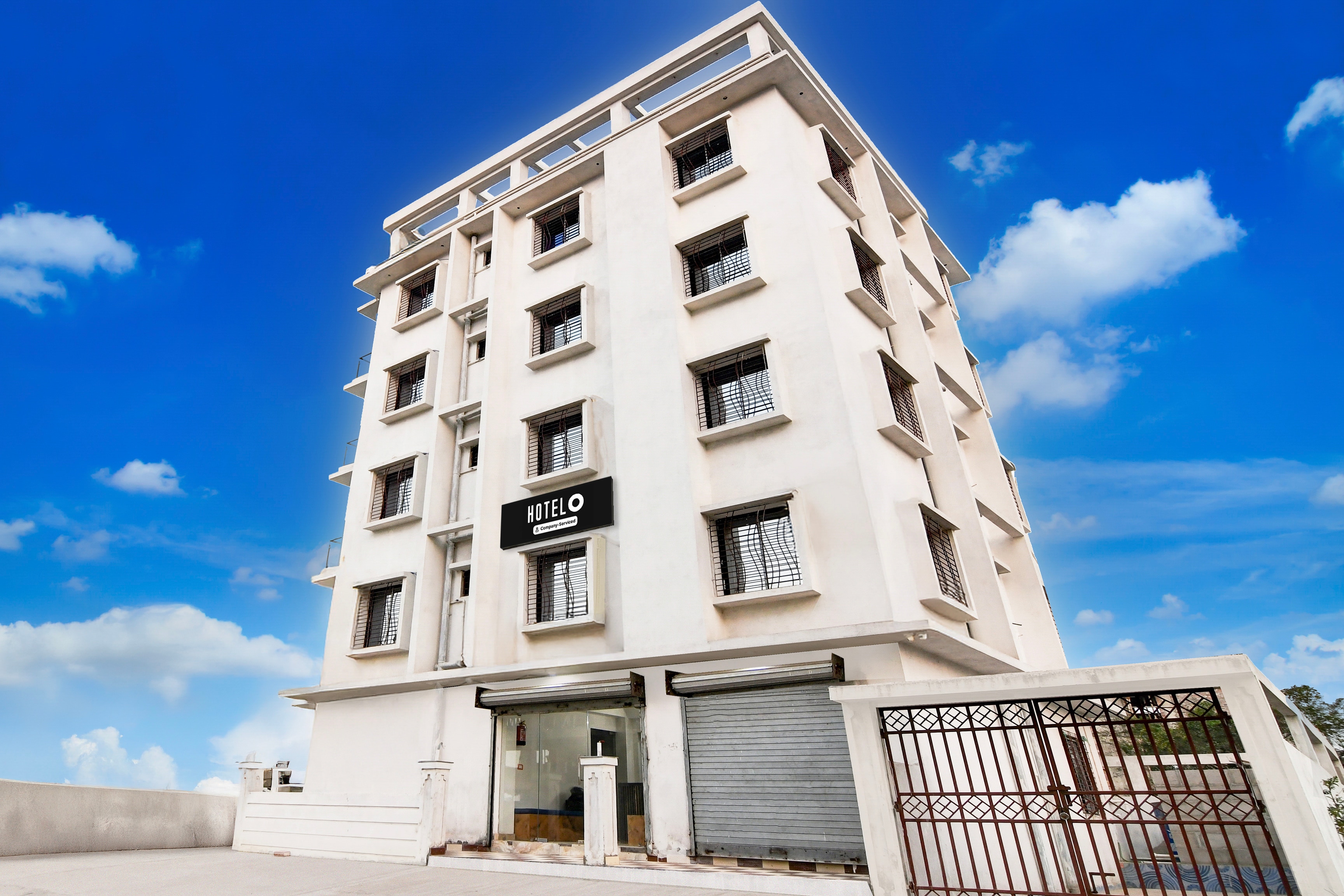 Super Hotel O New Town Near Downtown Mall in Kolkata