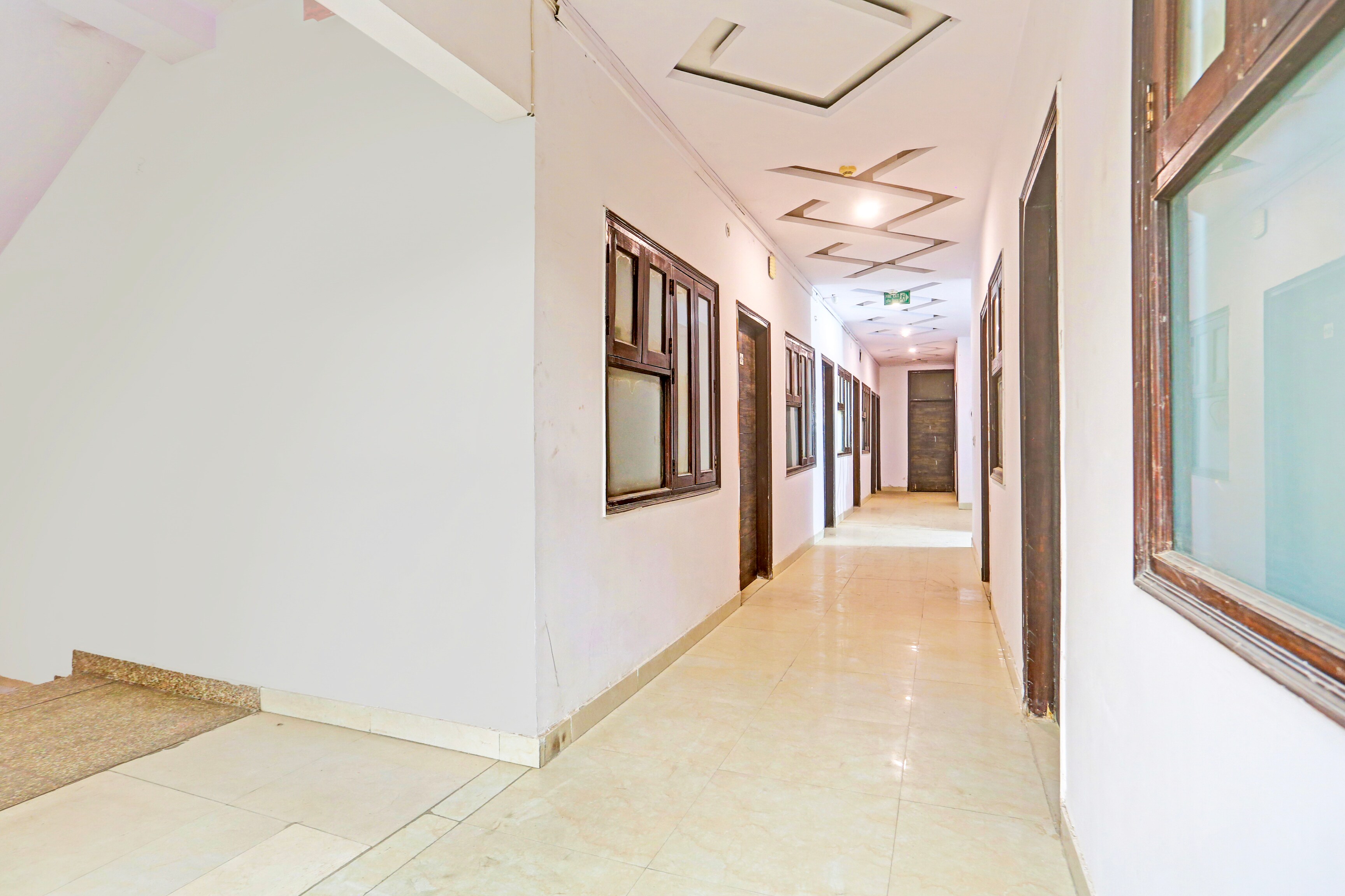 Super Hotel O Shalimar Bagh Max Hospital in Delhi