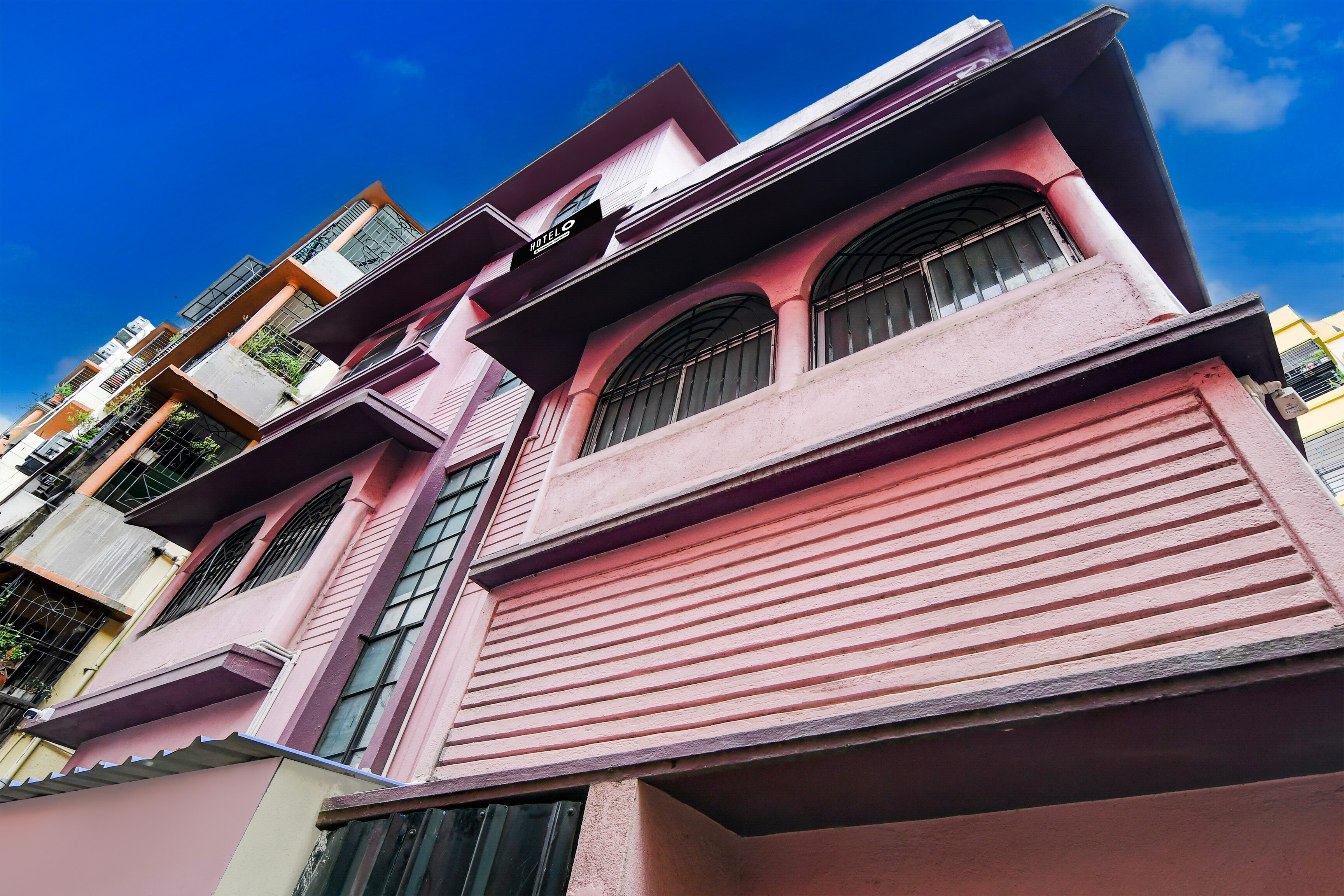 Super Hotel O NSCB International Airport Formerly Bougain Villa in Kolkata