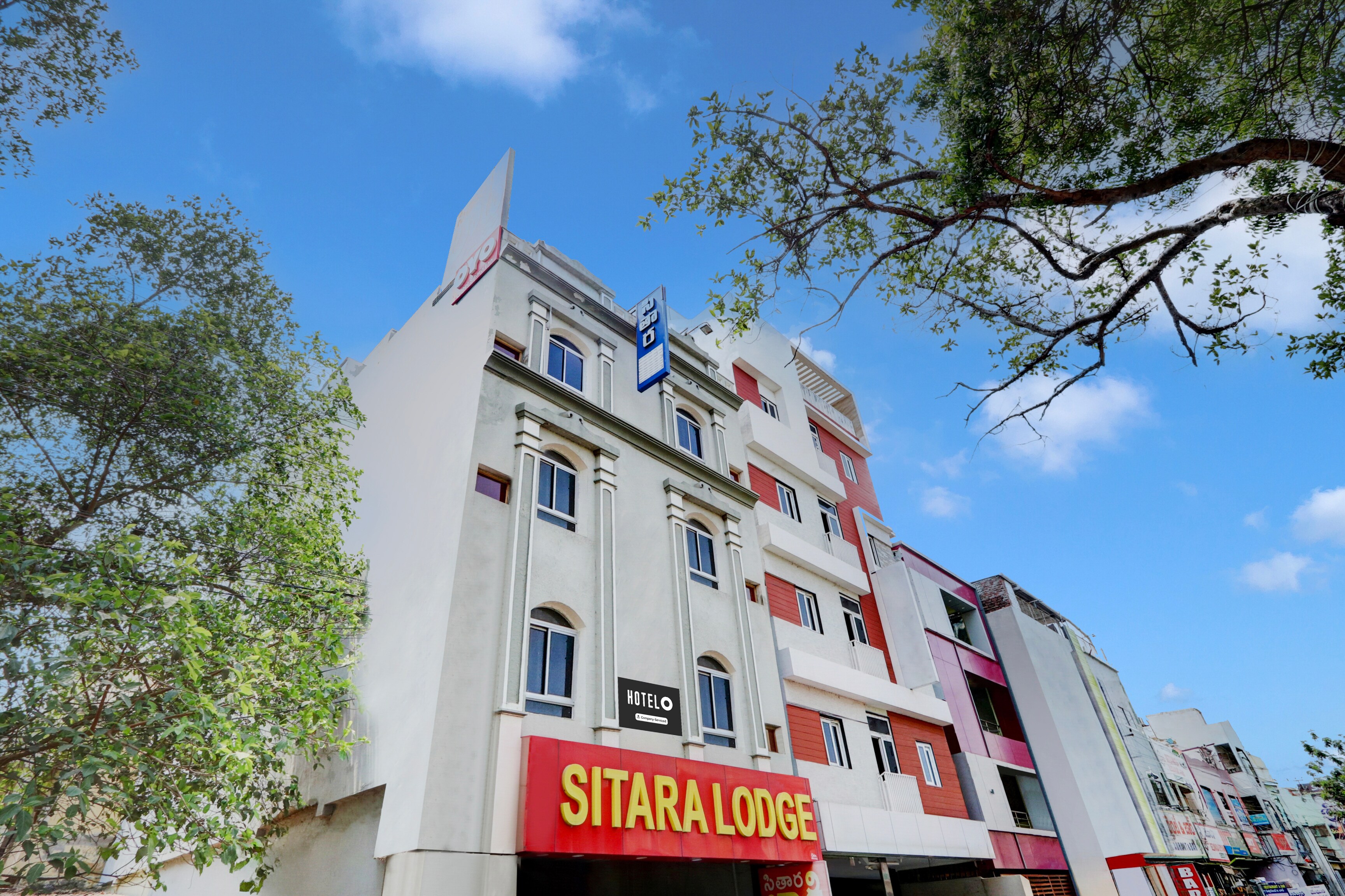 Super Hotel O Hanuman Pet Near Railway Station in Vijayawada