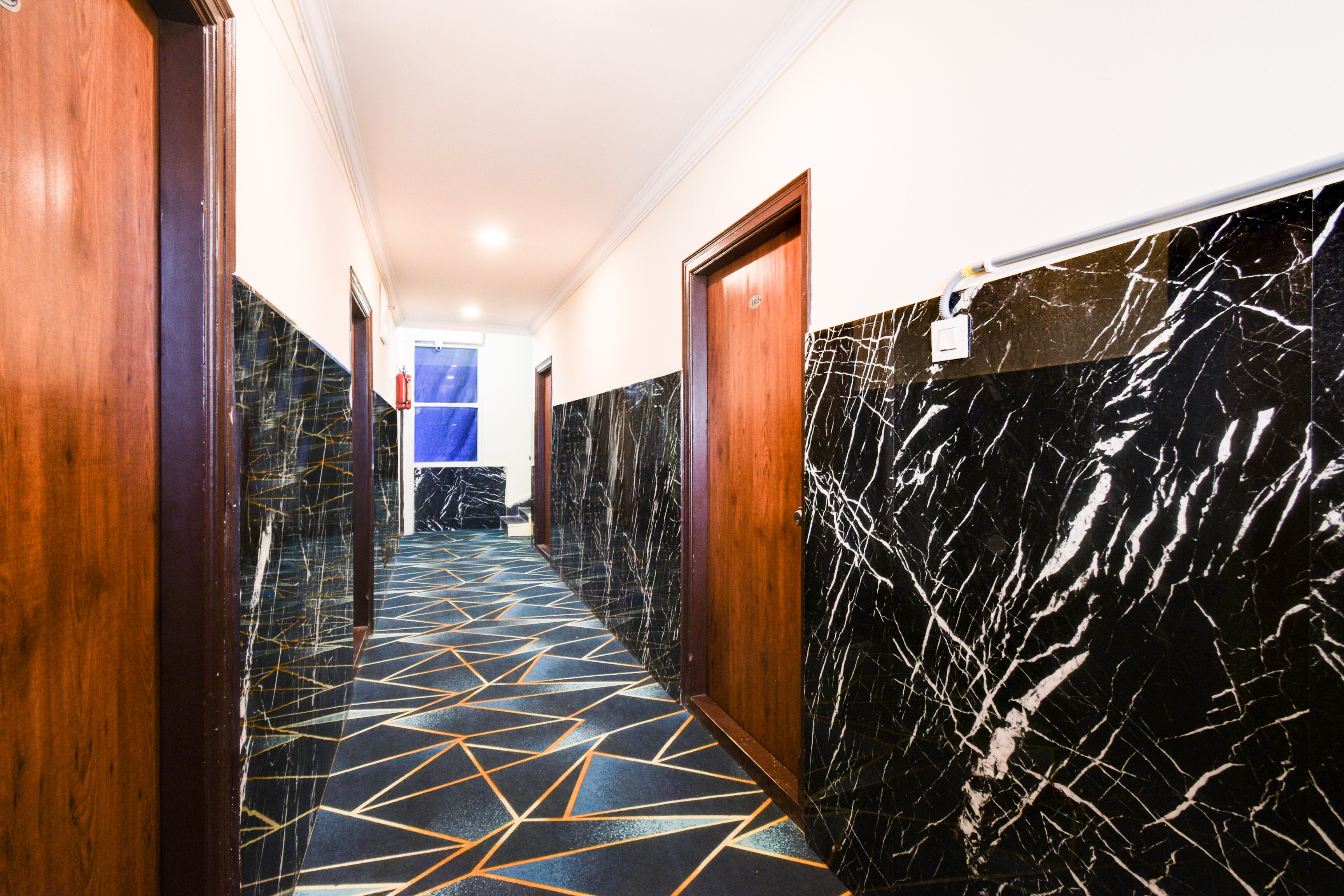 Super Townhouse Shamshabad Paradise Formerly Blue Petals Hotel in Hyderabad