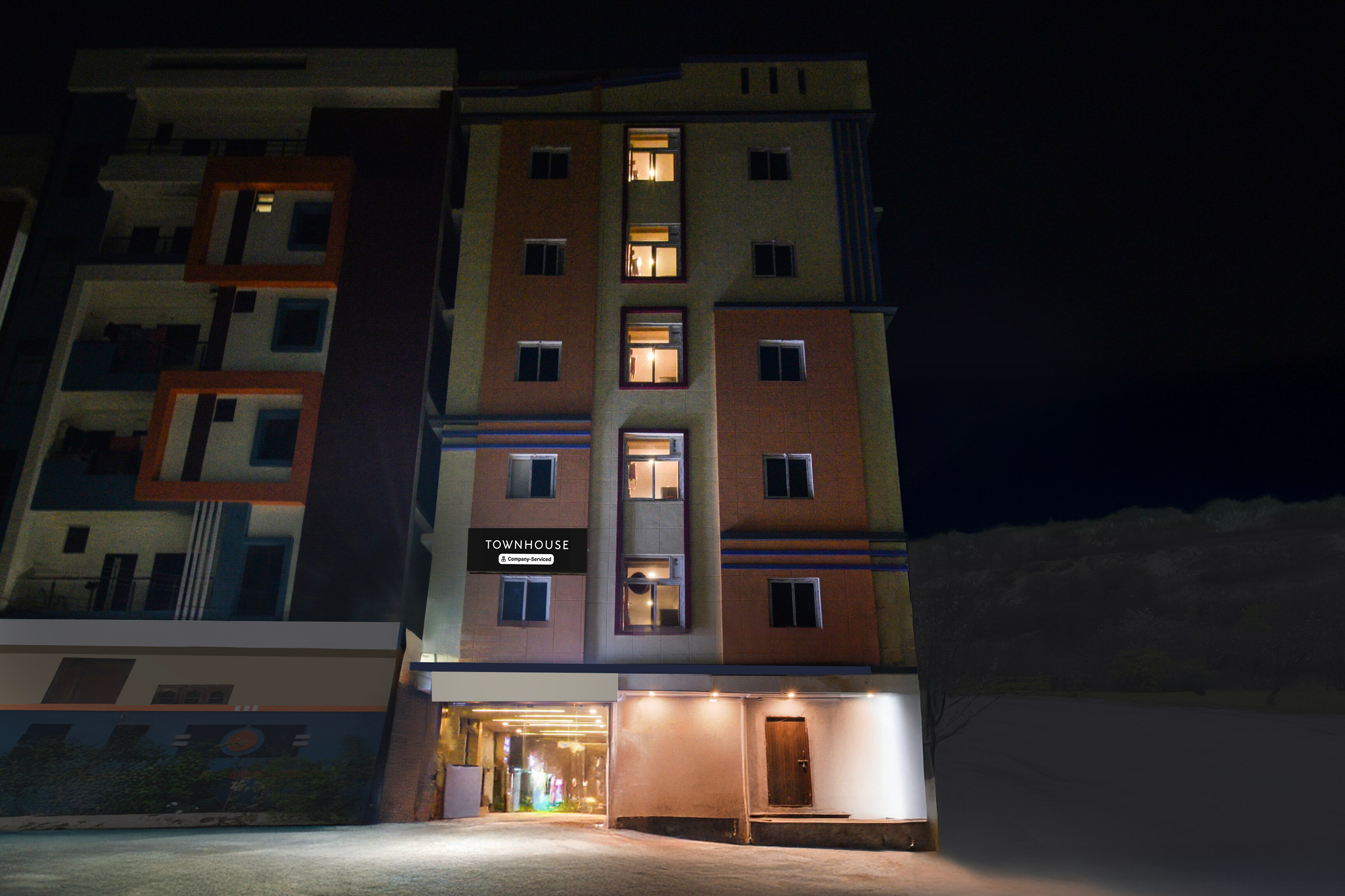 Super Townhouse Shamshabad Paradise Formerly Blue Petals Hotel in Hyderabad