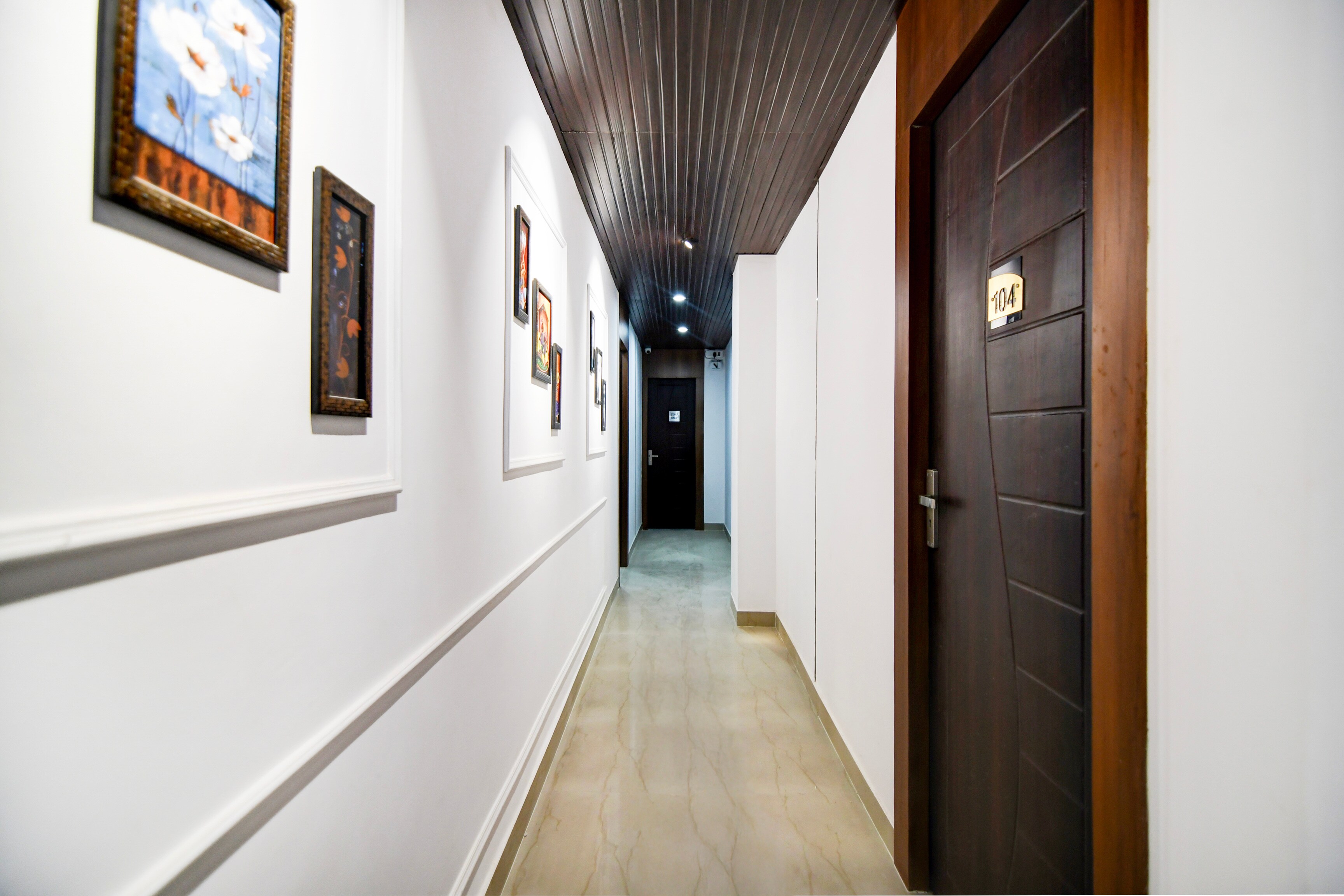 Super Collection O Chinar Park Near Airport in Kolkata