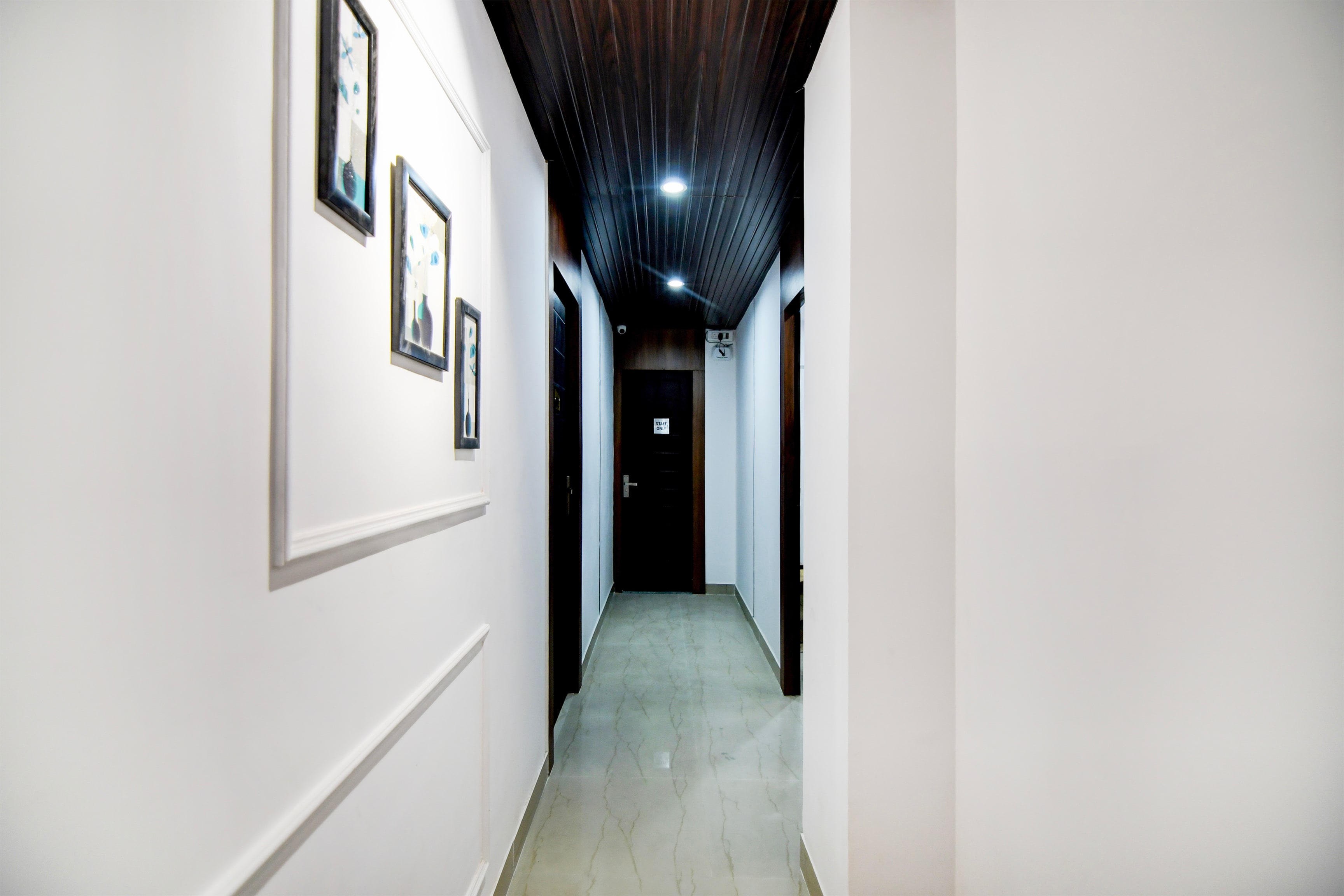 Super Collection O Chinar Park Near Airport in Kolkata