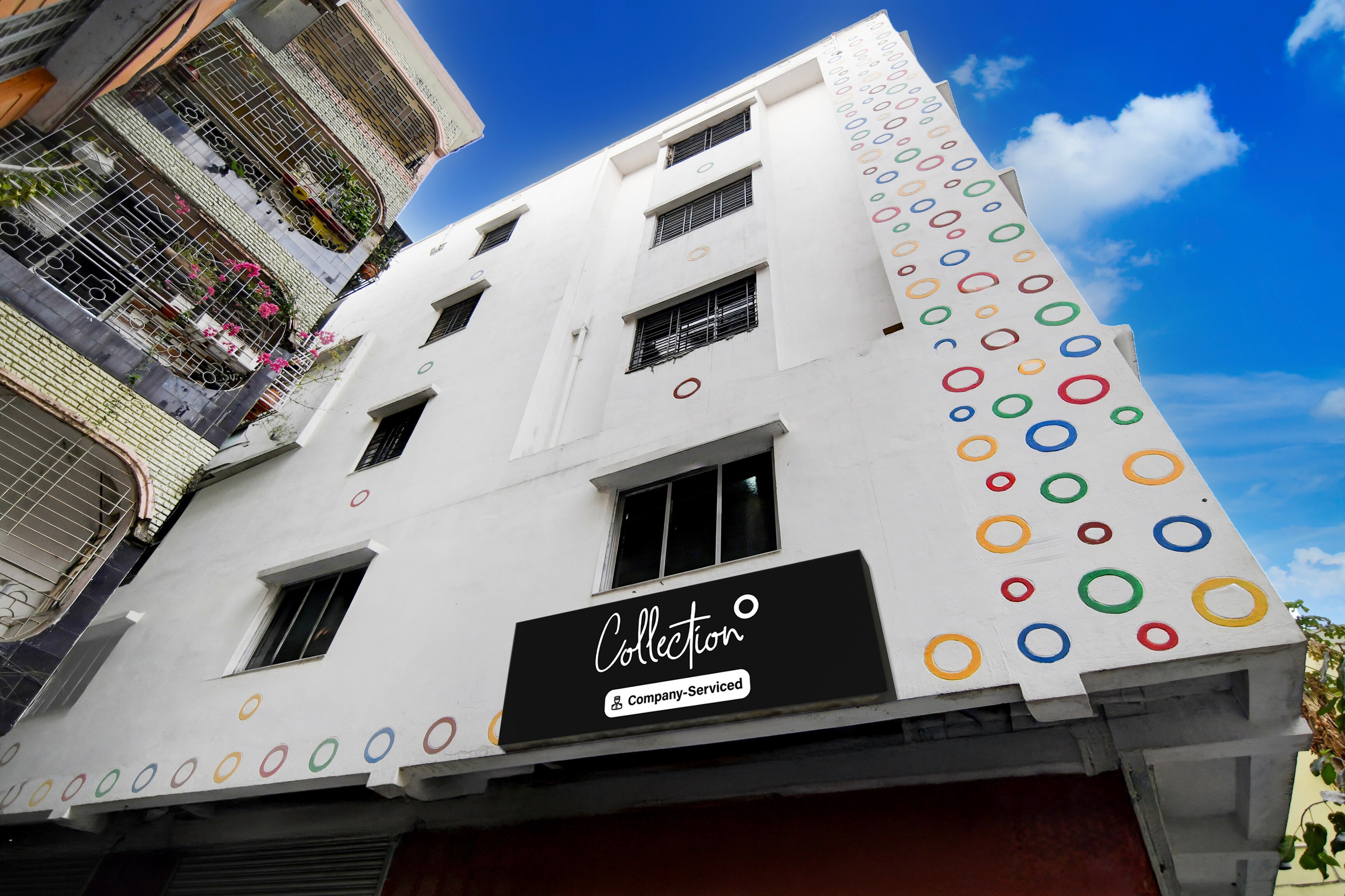 Super Collection O Chinar Park Near Airport in Kolkata