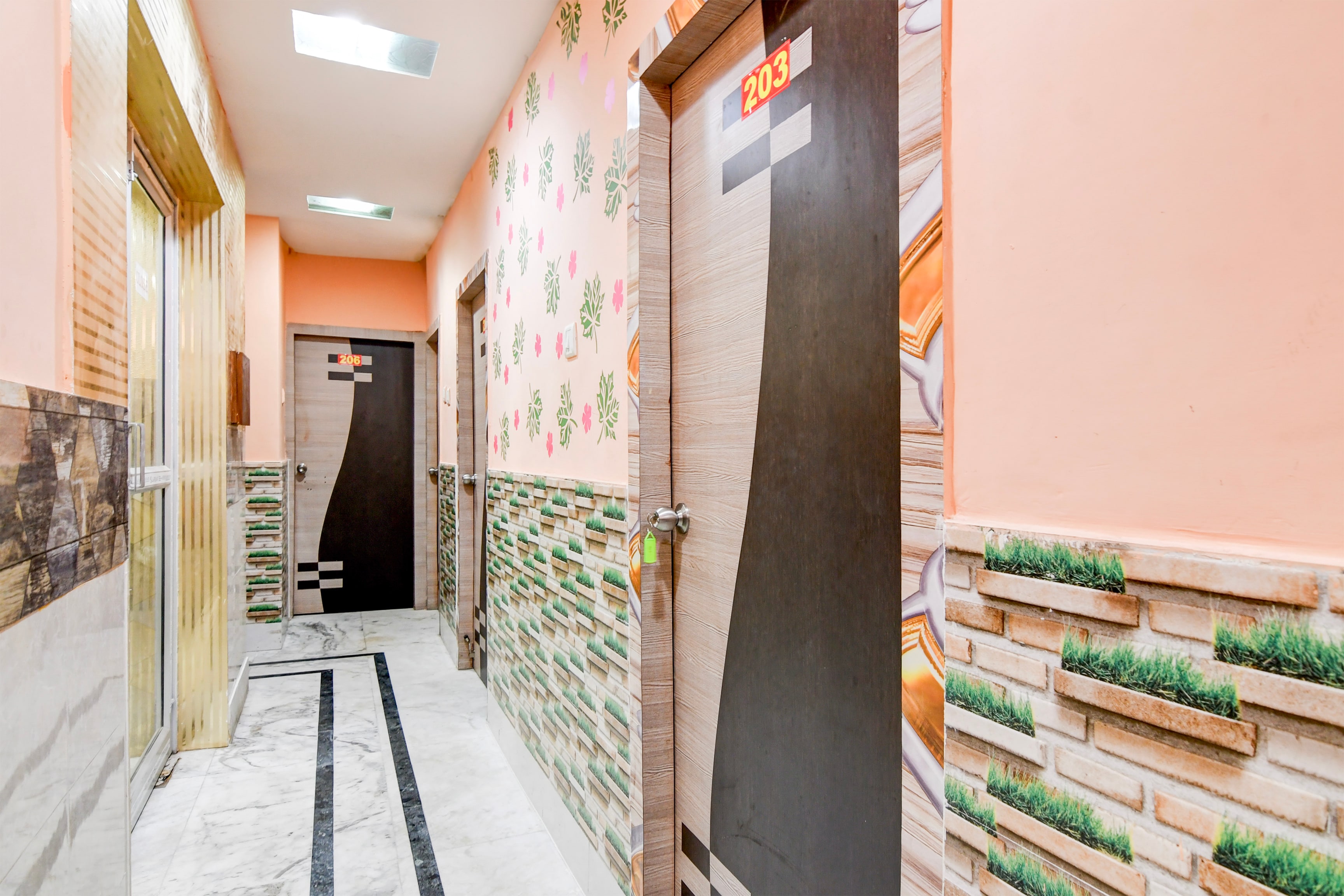 Super Hotel O Kolkata Near Acropolis Mall Formerly 7 Horse GH in Kolkata