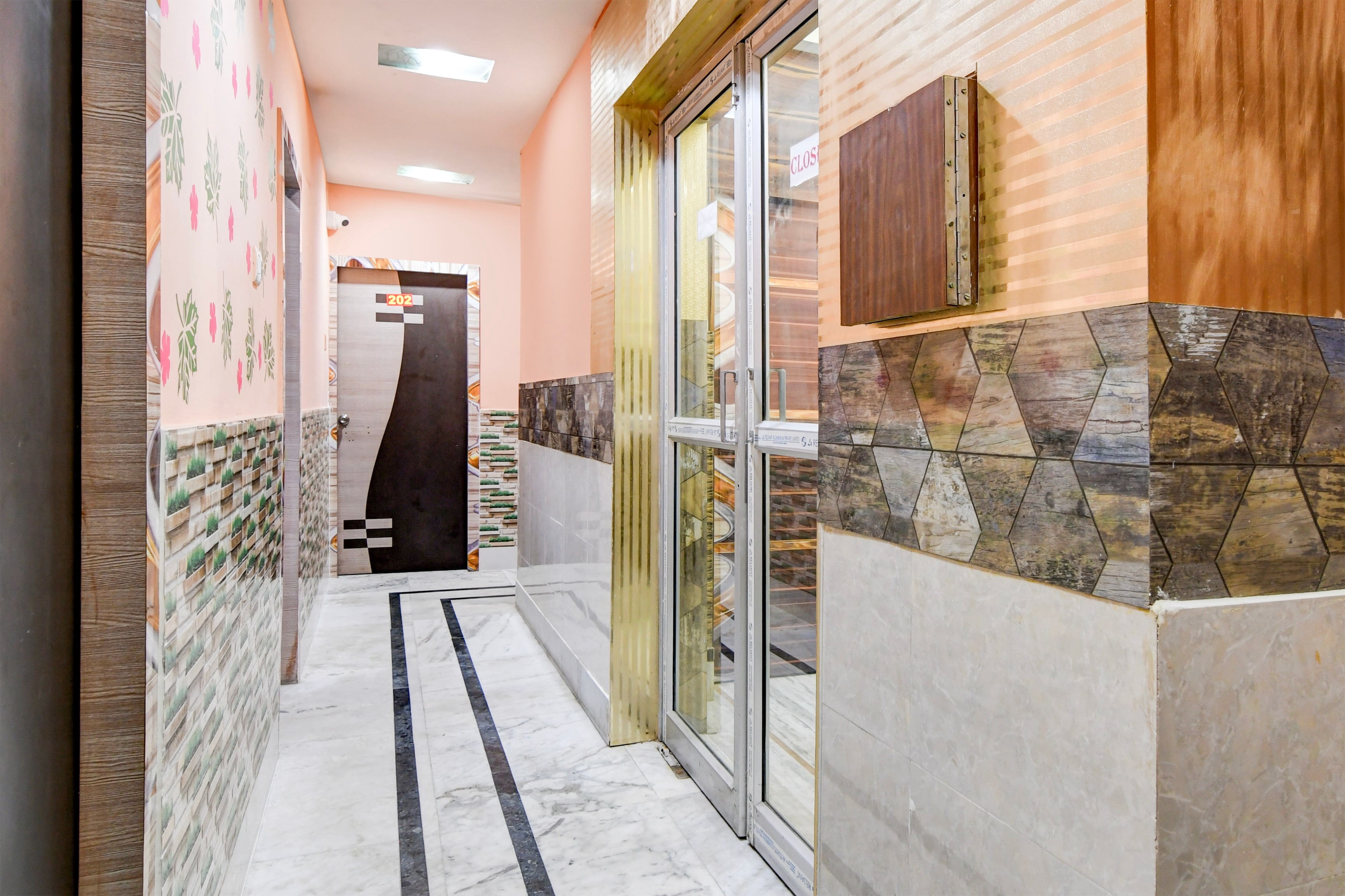 Super Hotel O Kolkata Near Acropolis Mall Formerly 7 Horse GH in Kolkata