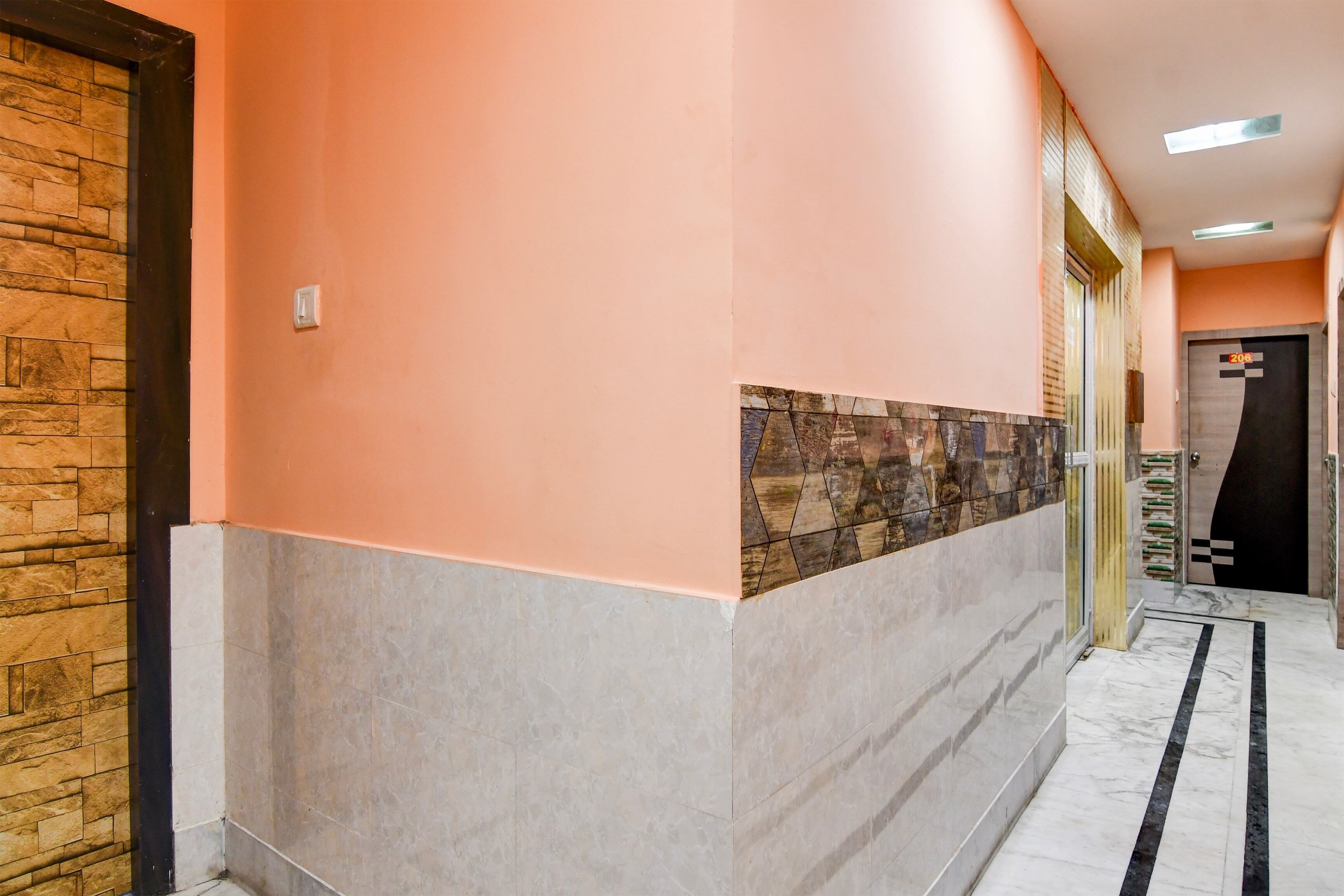 Super Hotel O Kolkata Near Acropolis Mall Formerly 7 Horse GH in Kolkata