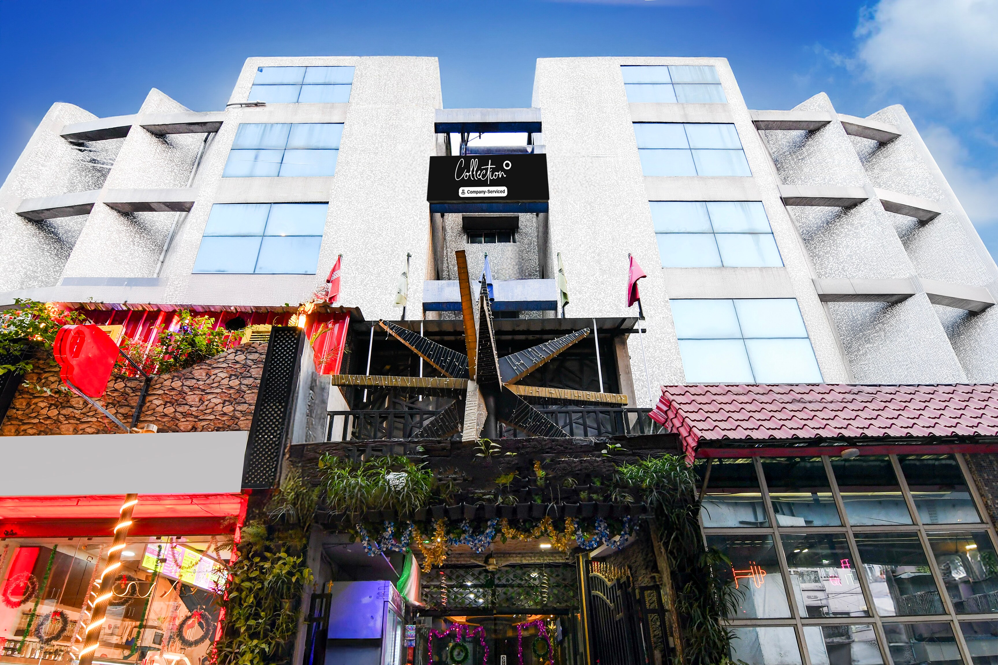 Super Collection O Circus Avenue Road Formerly Hotel Rockstar in Kolkata