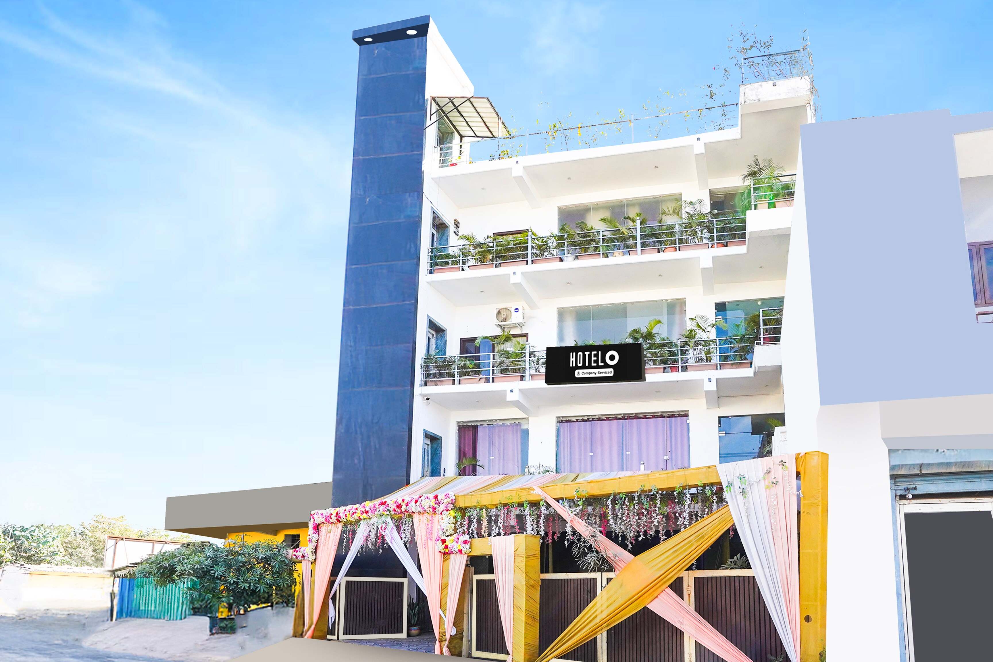 Super Hotel O Kedarpuram Near Doon University in Dehradun