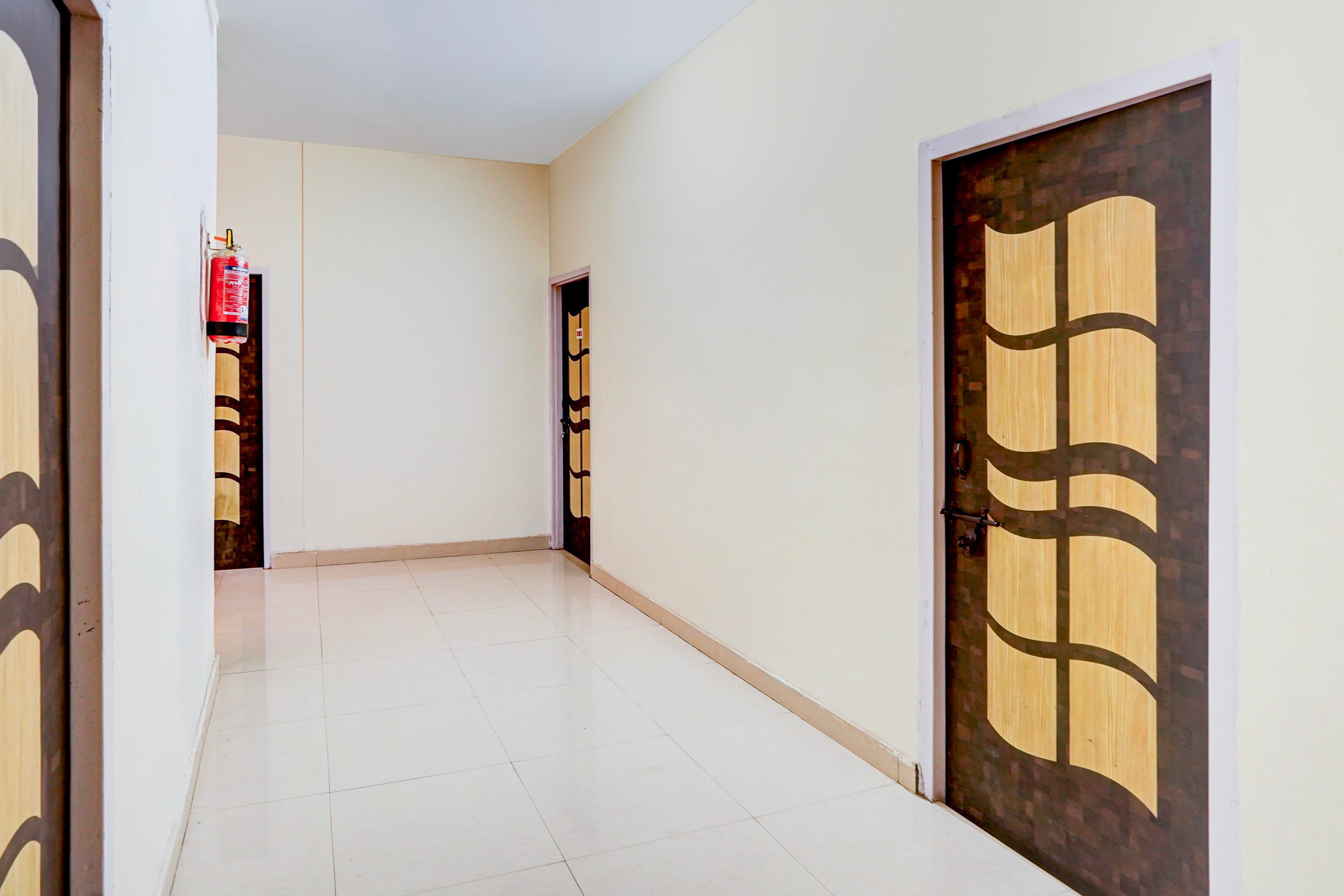 Super Hotel O Sudhowala Near Nanda ki Chowk in Dehradun