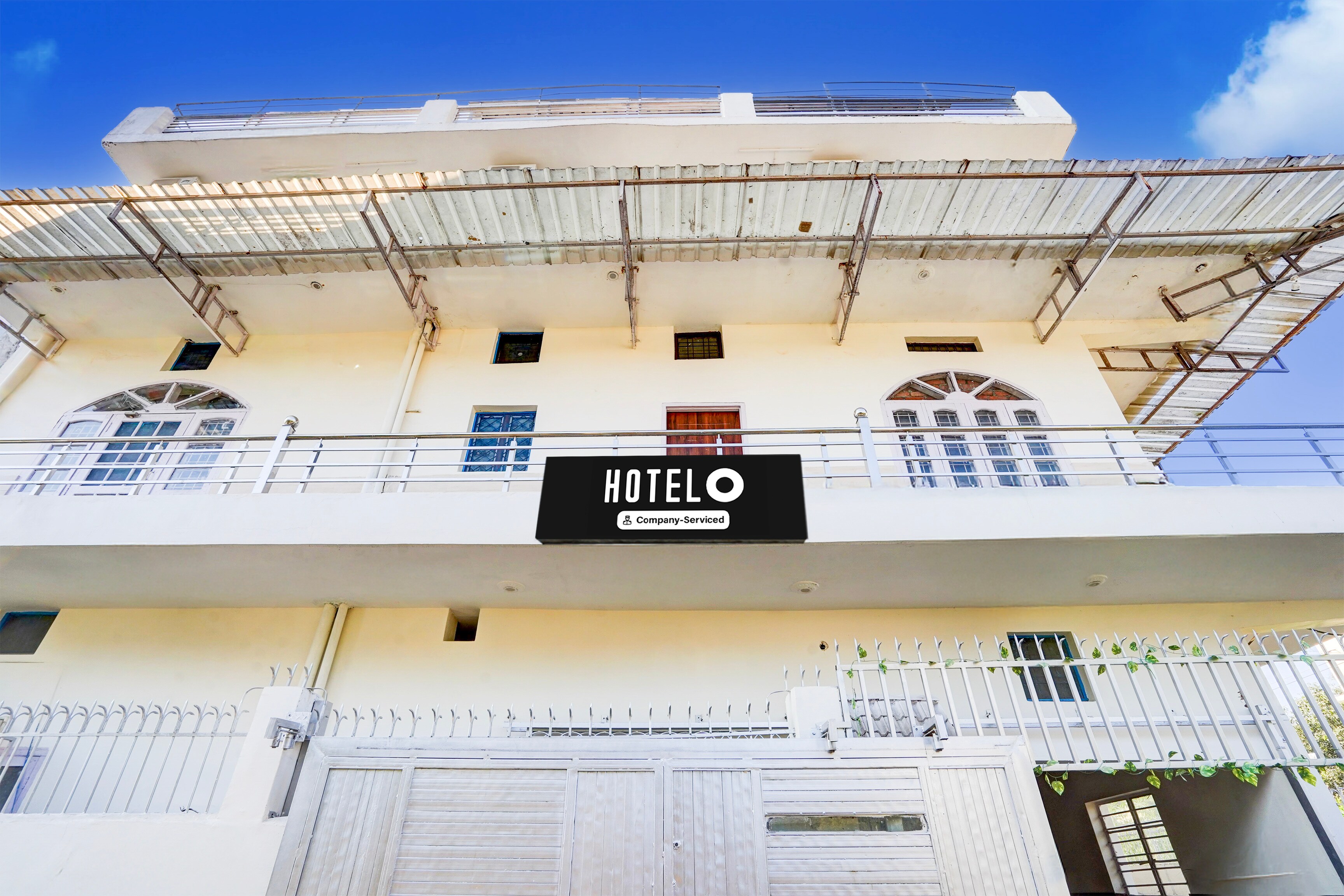 Super Hotel O Sudhowala Near Nanda ki Chowk in Dehradun