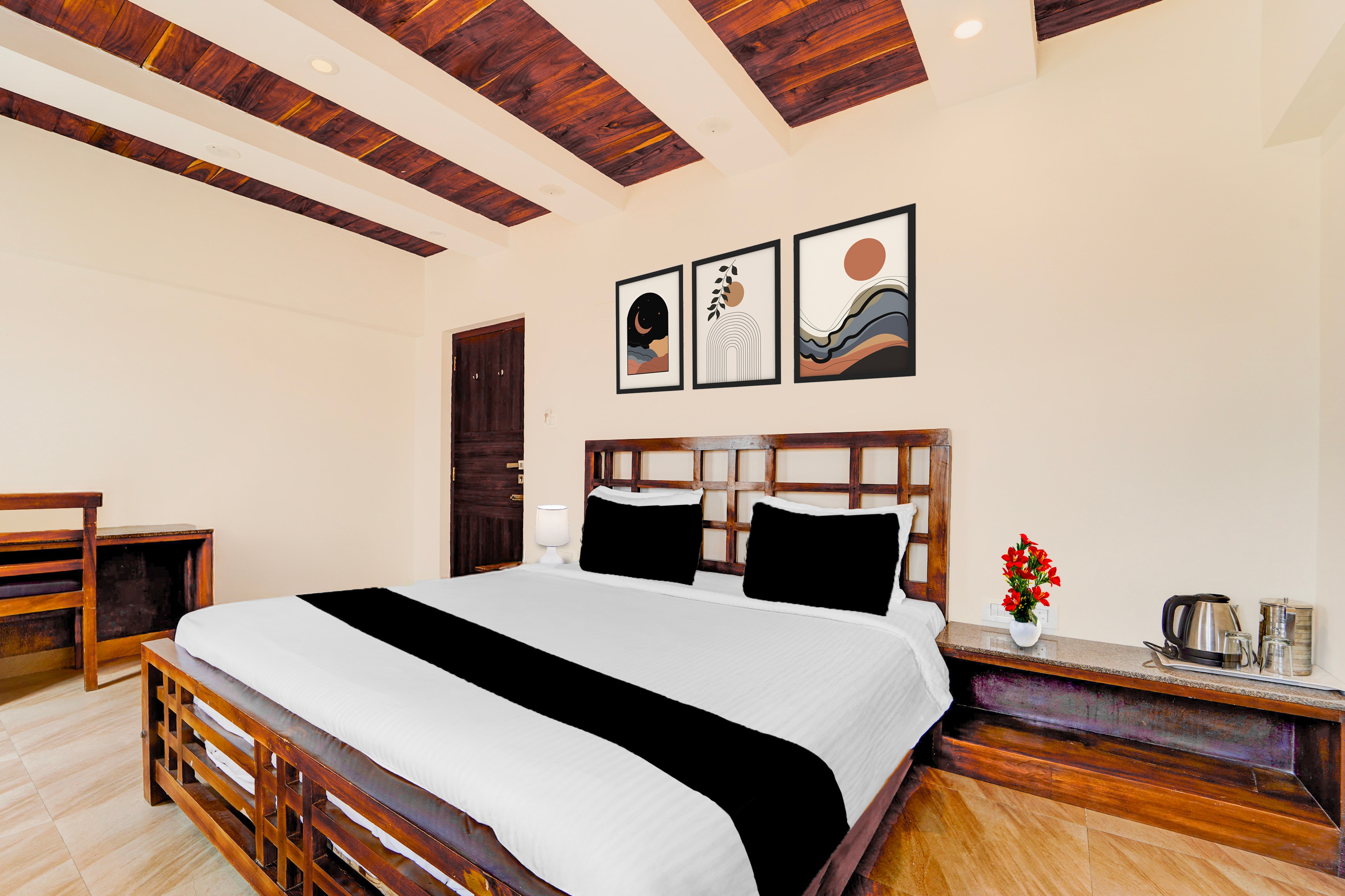 Collection O Charing Cross Ooty in Ooty