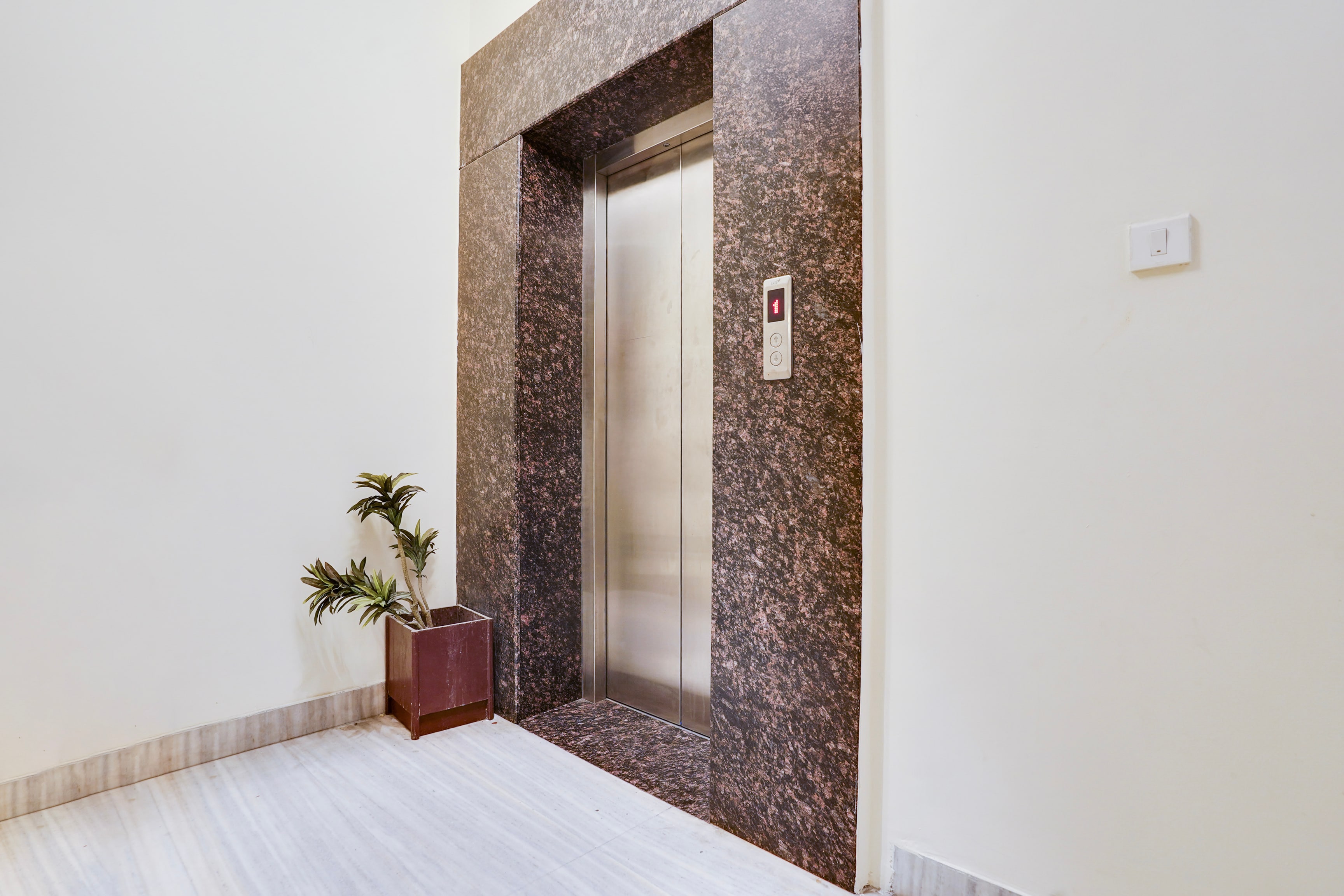 Super Townhouse Oak Silver City Chowk Formerly HW Residency in Dehradun