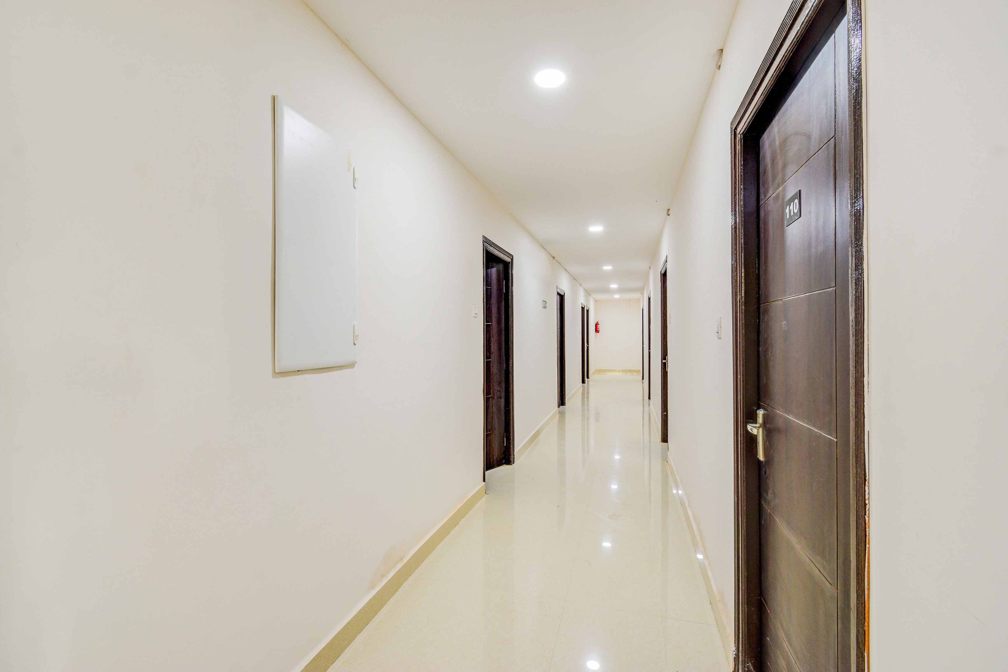 Super Townhouse Golden Temple Manikonda in Hyderabad