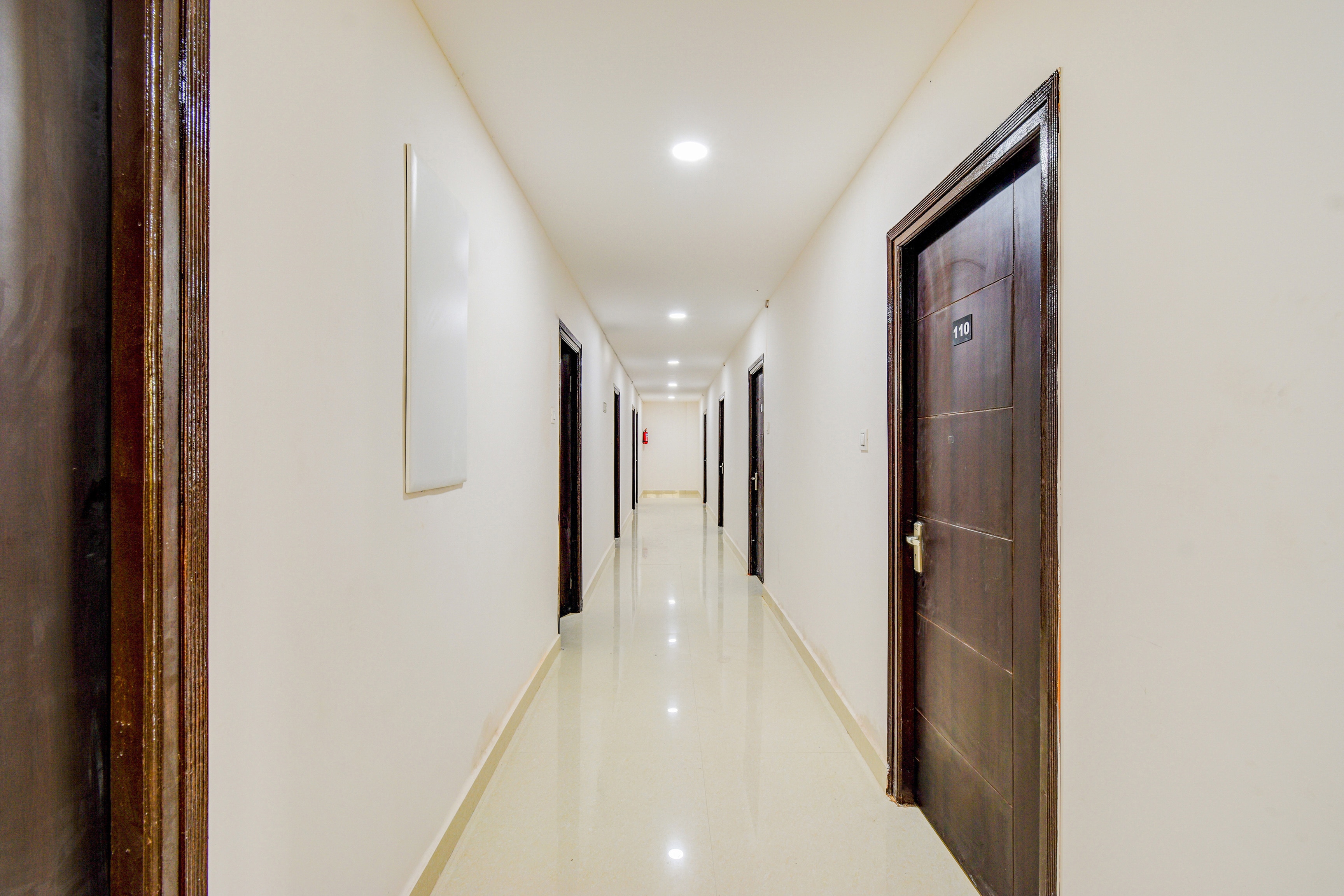 Super Townhouse Golden Temple Manikonda in Hyderabad