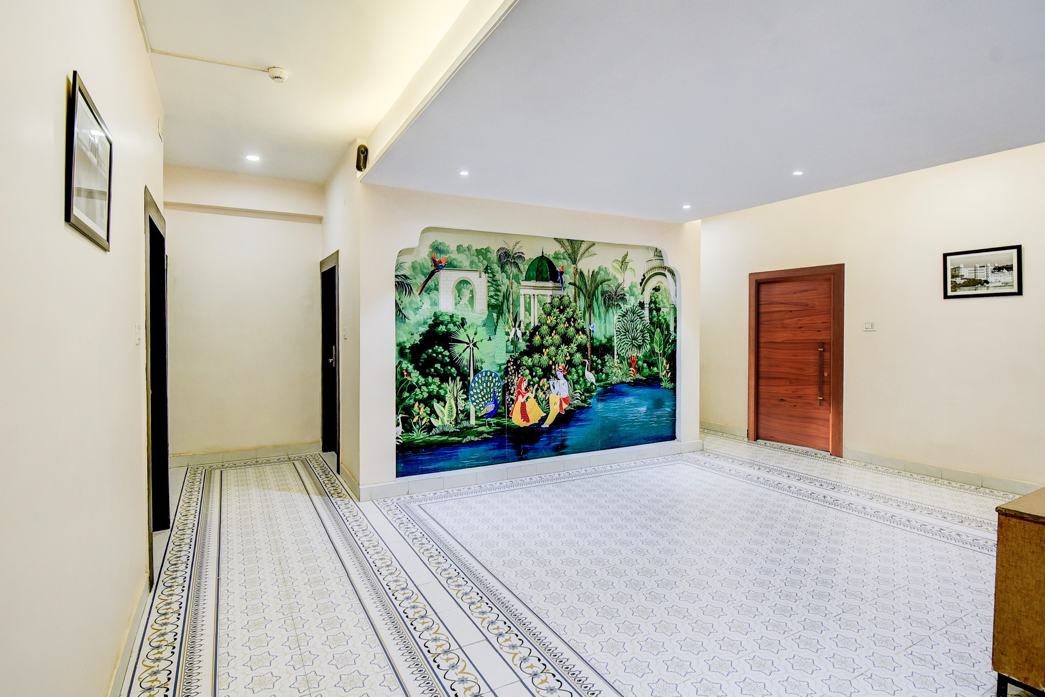 Super Townhouse Chandpole Metro Station Formerly Hotel Raghuraj Palace in Jaipur