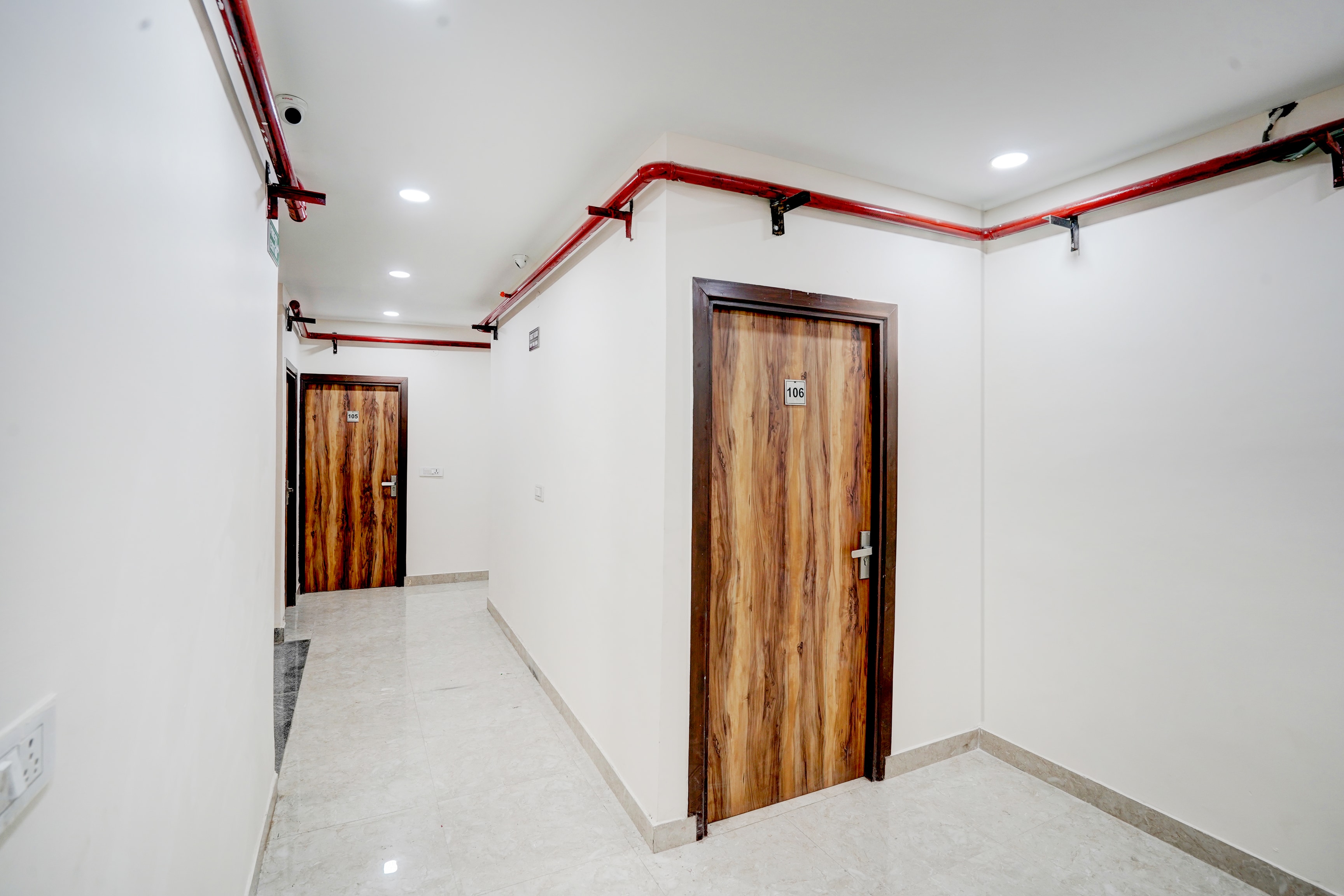 Super Collection O Karkardooma Court Metro Station Formerly Hotel Lotus in Delhi