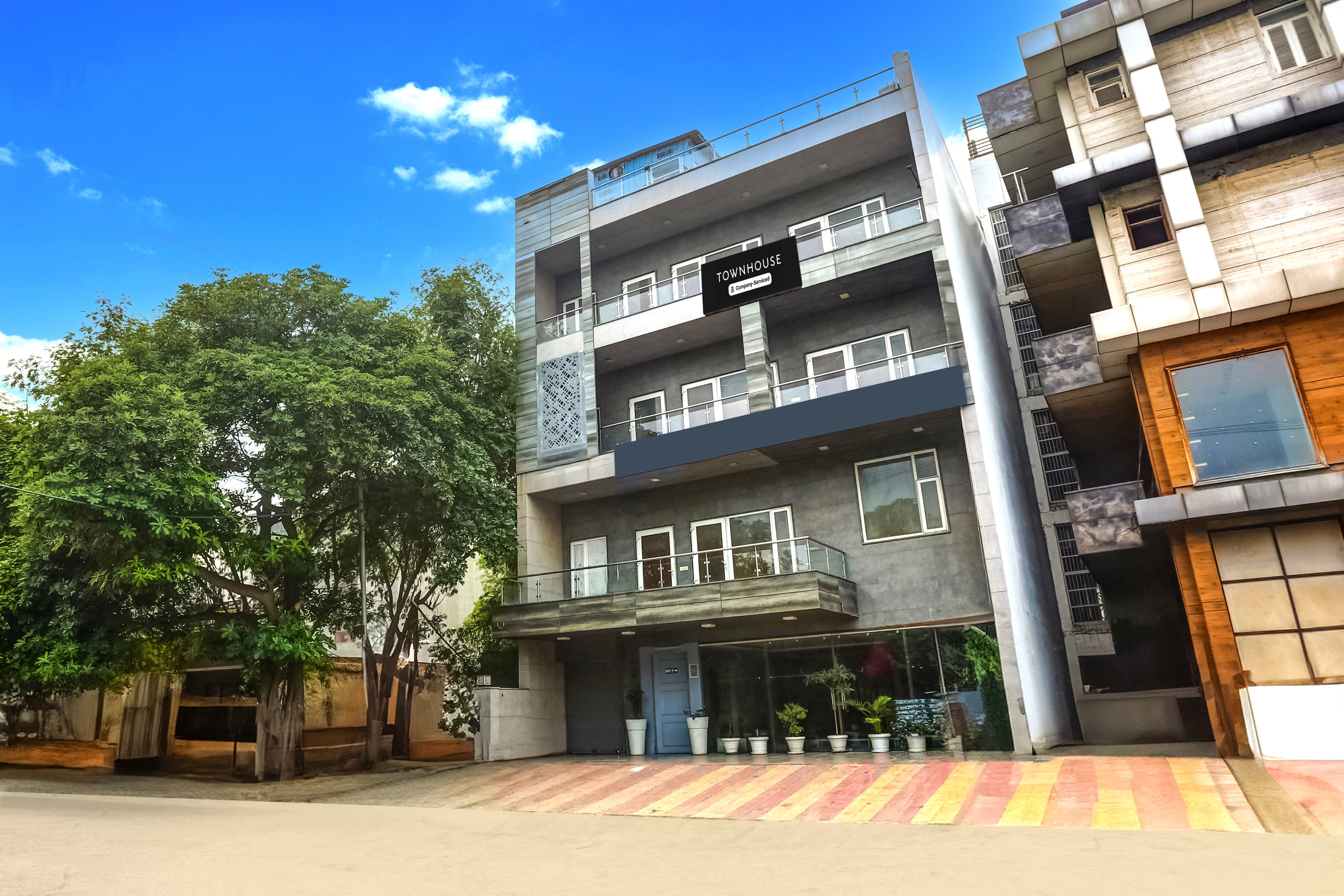 Super Townhouse Rohini Sector 23 in Delhi