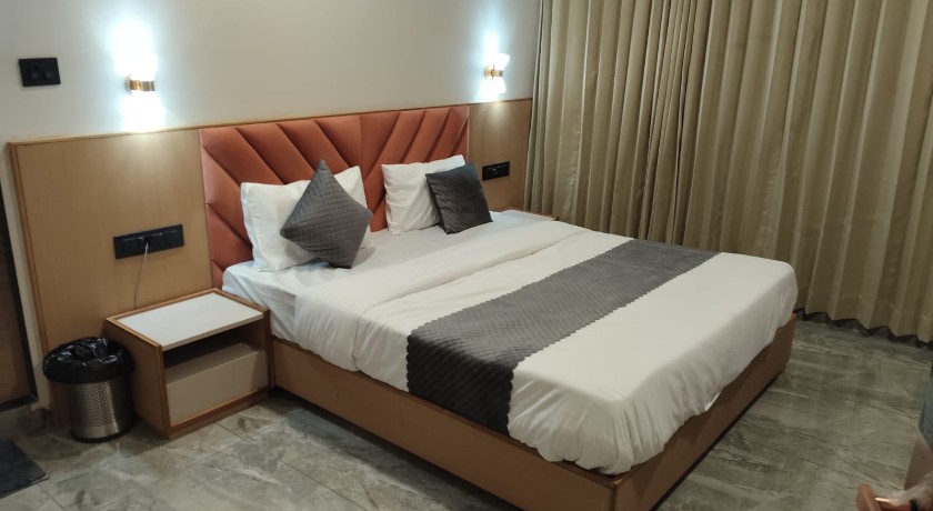 Hotel Earth Orbit in Gandhinagar