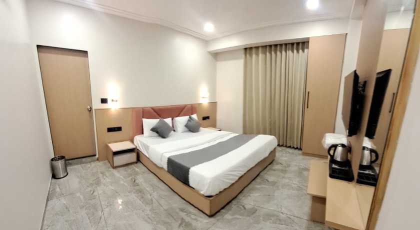 Hotel Earth Orbit in Gandhinagar